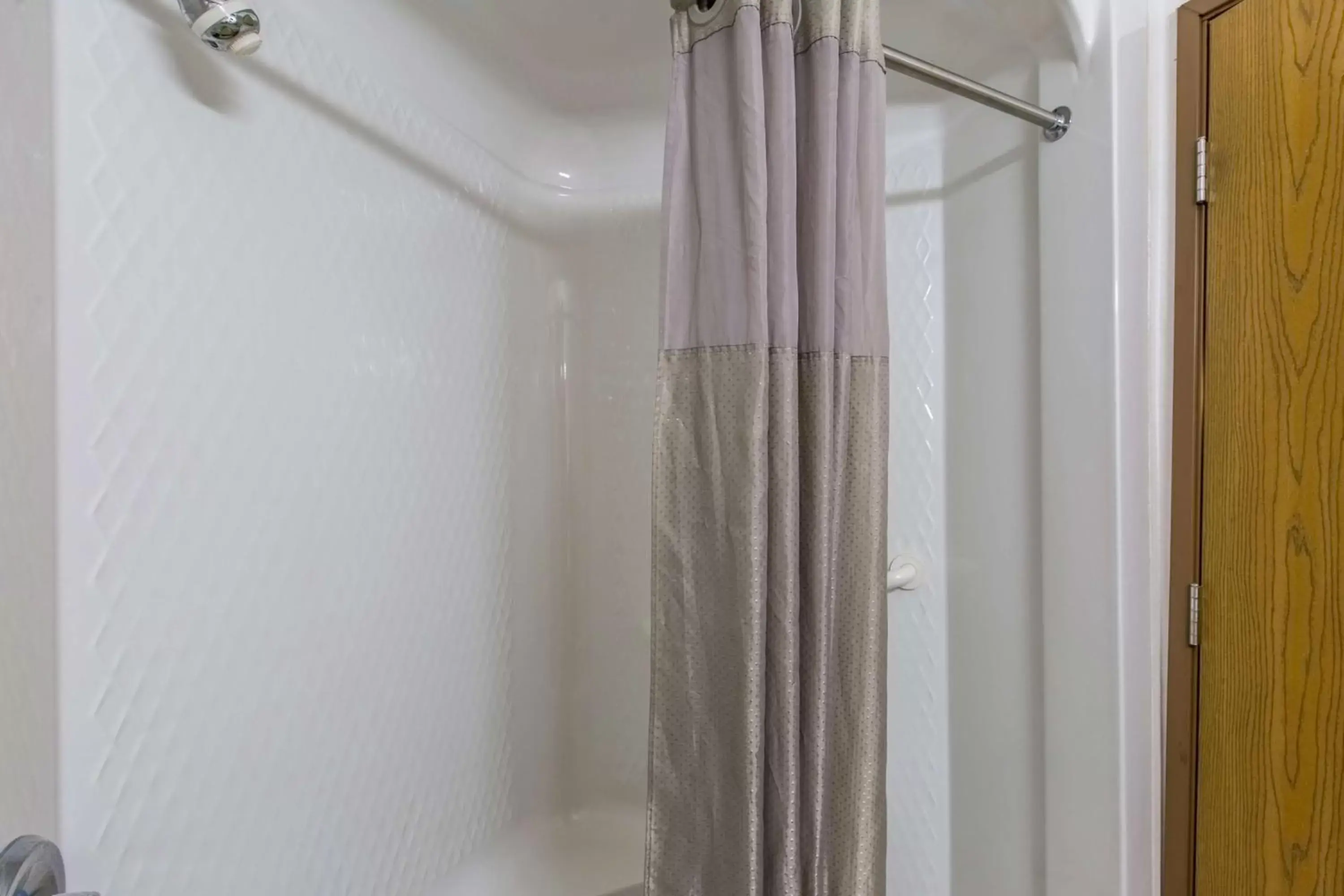 Shower, Bathroom in Motel 6-Baraboo, WI - Lake Delton