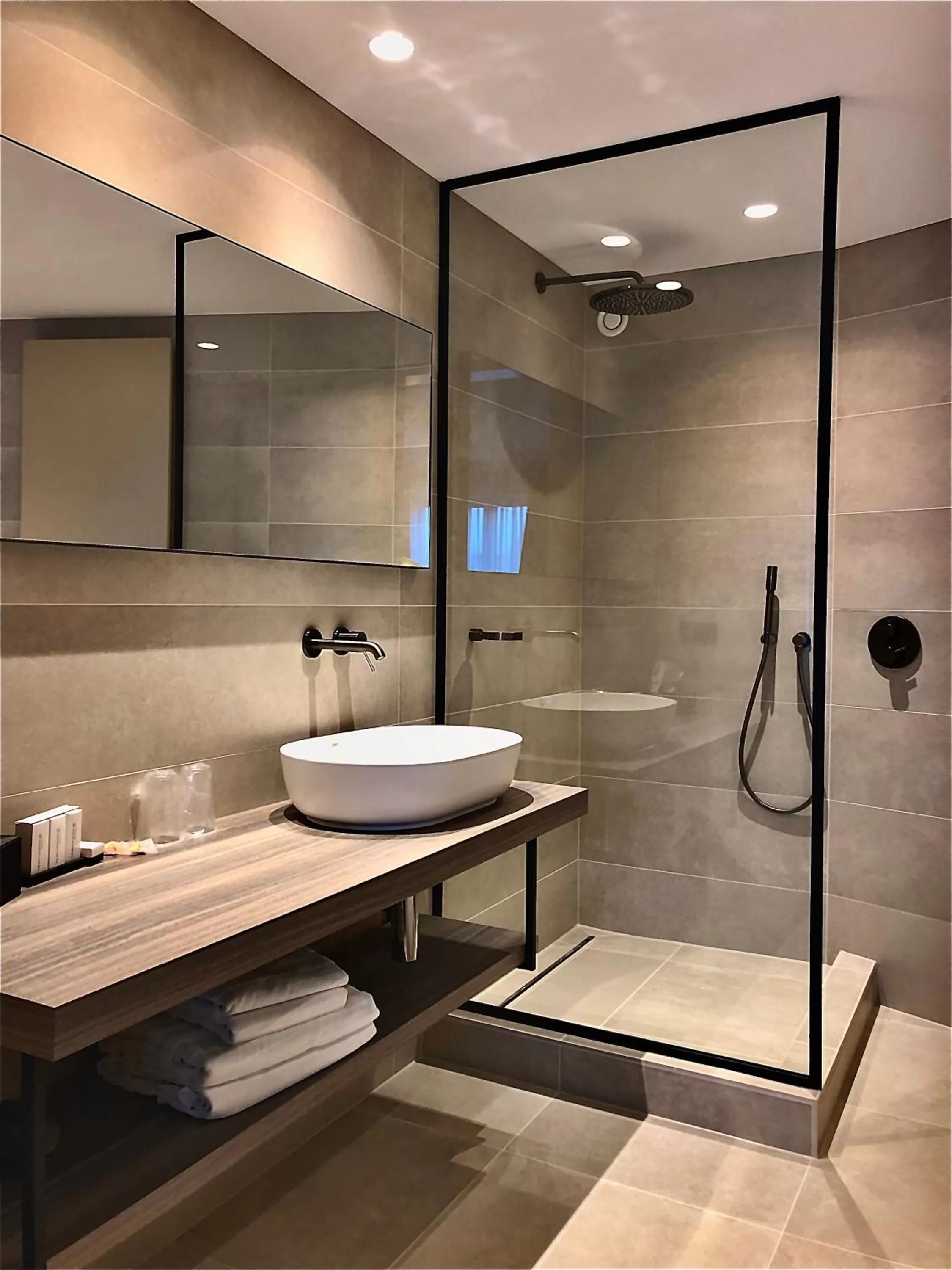 Shower in Boutique Hotel 'Hof ter Duinen'