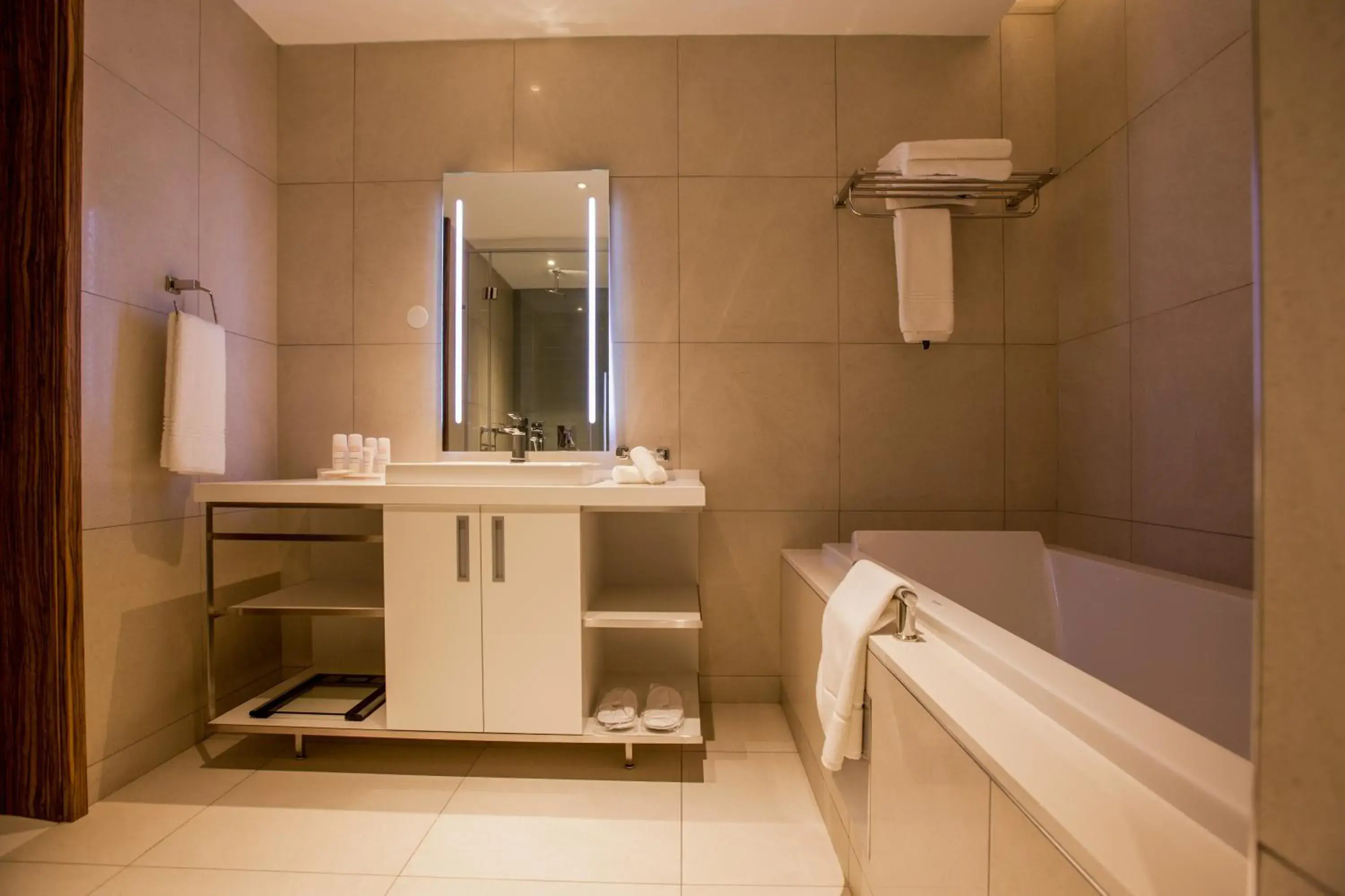 Bathroom in Radisson Blu Hotel & Residence Maputo