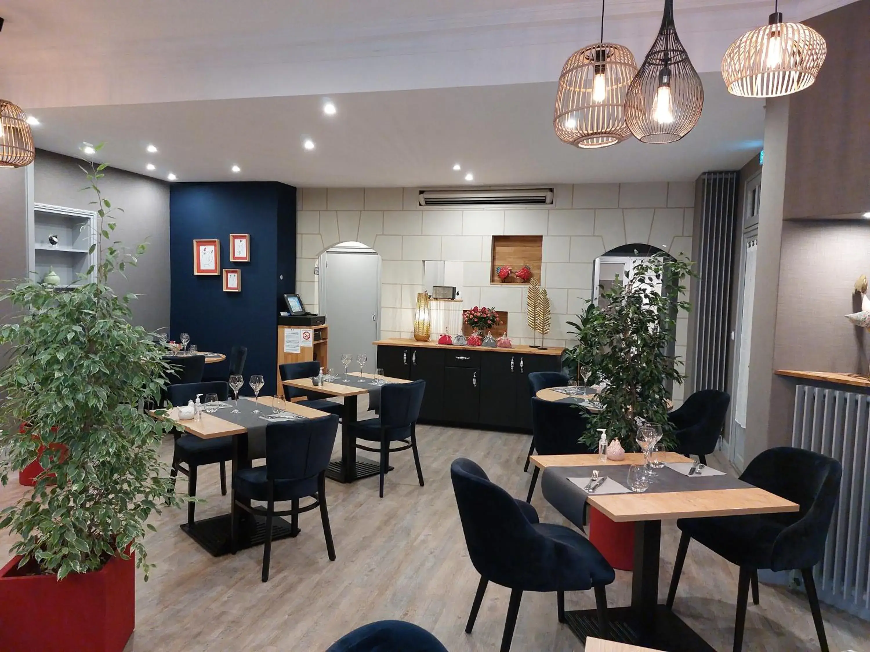 Restaurant/Places to Eat in Logis Loire Hotel - Les Cocottes