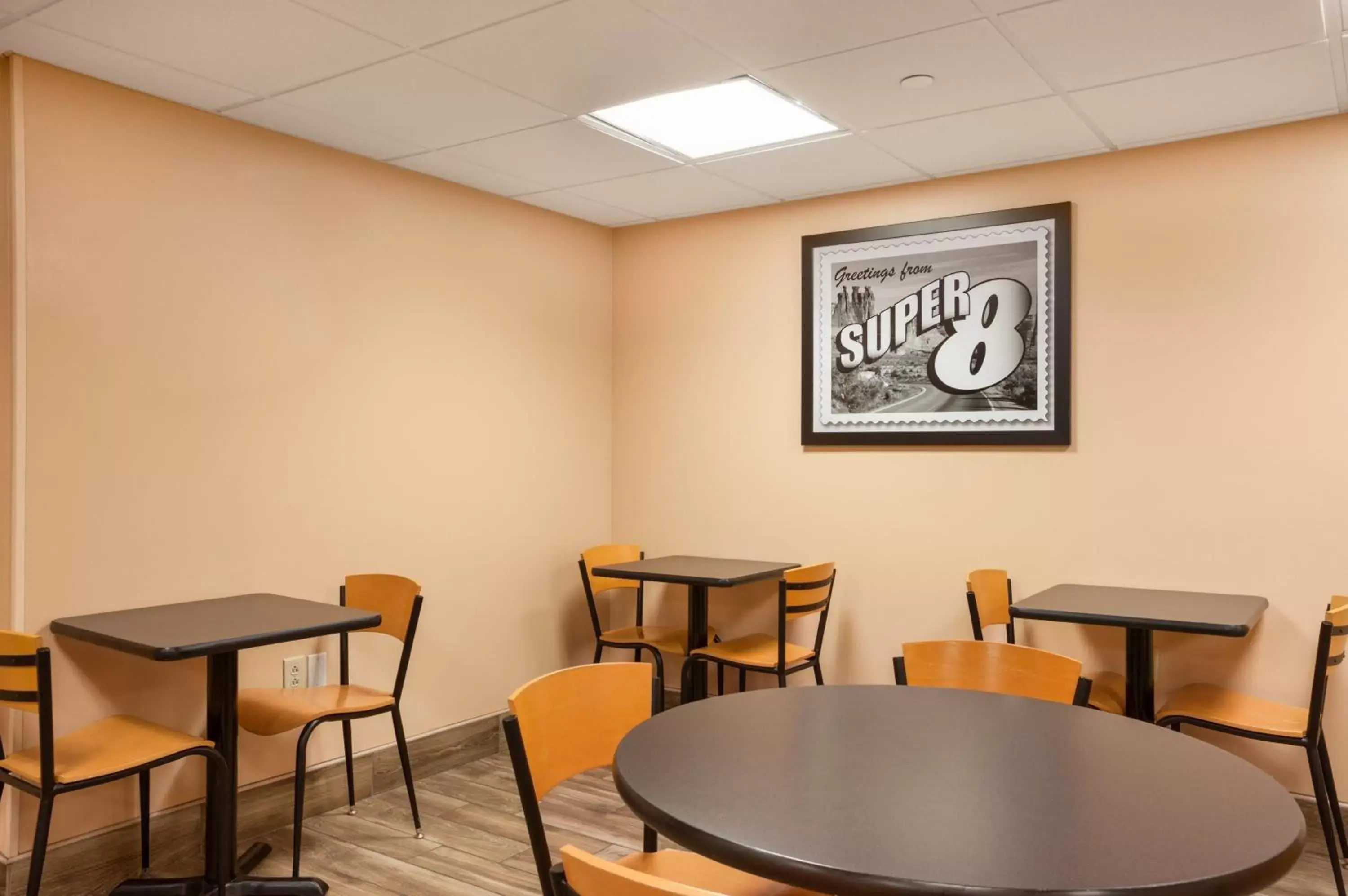 Dining area, Restaurant/Places to Eat in Super 8 by Wyndham Mount Laurel