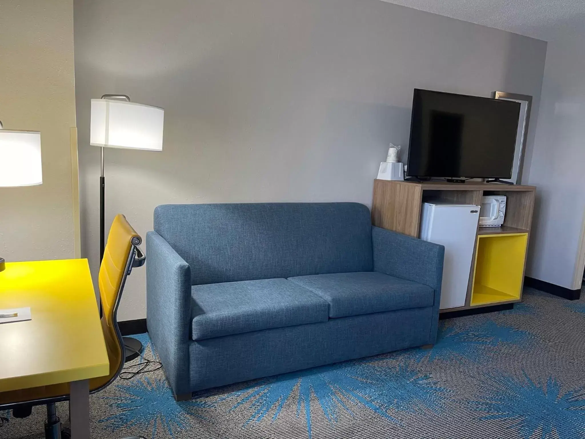 Seating Area in Days Inn by Wyndham Colby