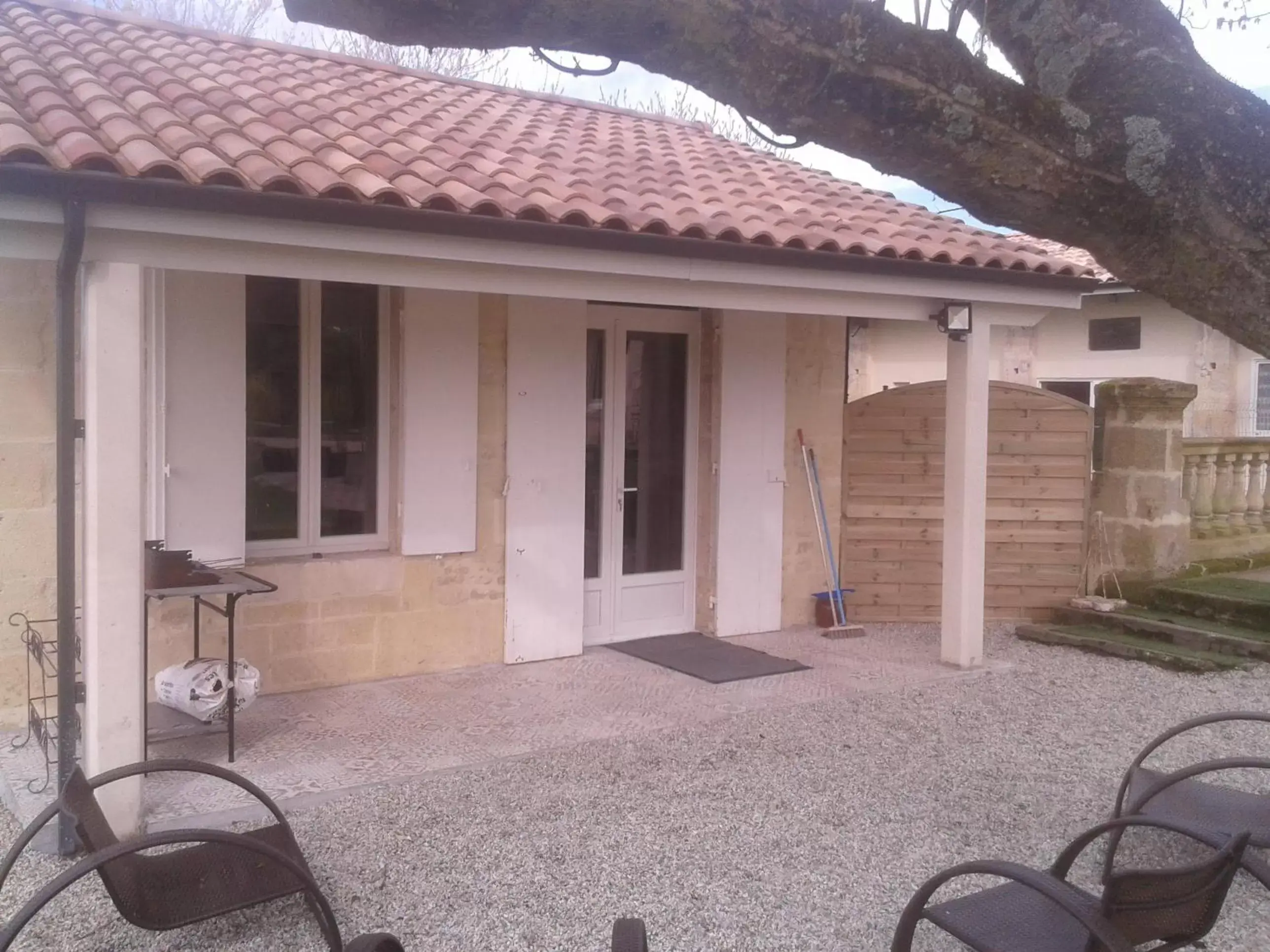 BBQ facilities, Property Building in Chambres d'Hôtes Château Pierre de Montignac