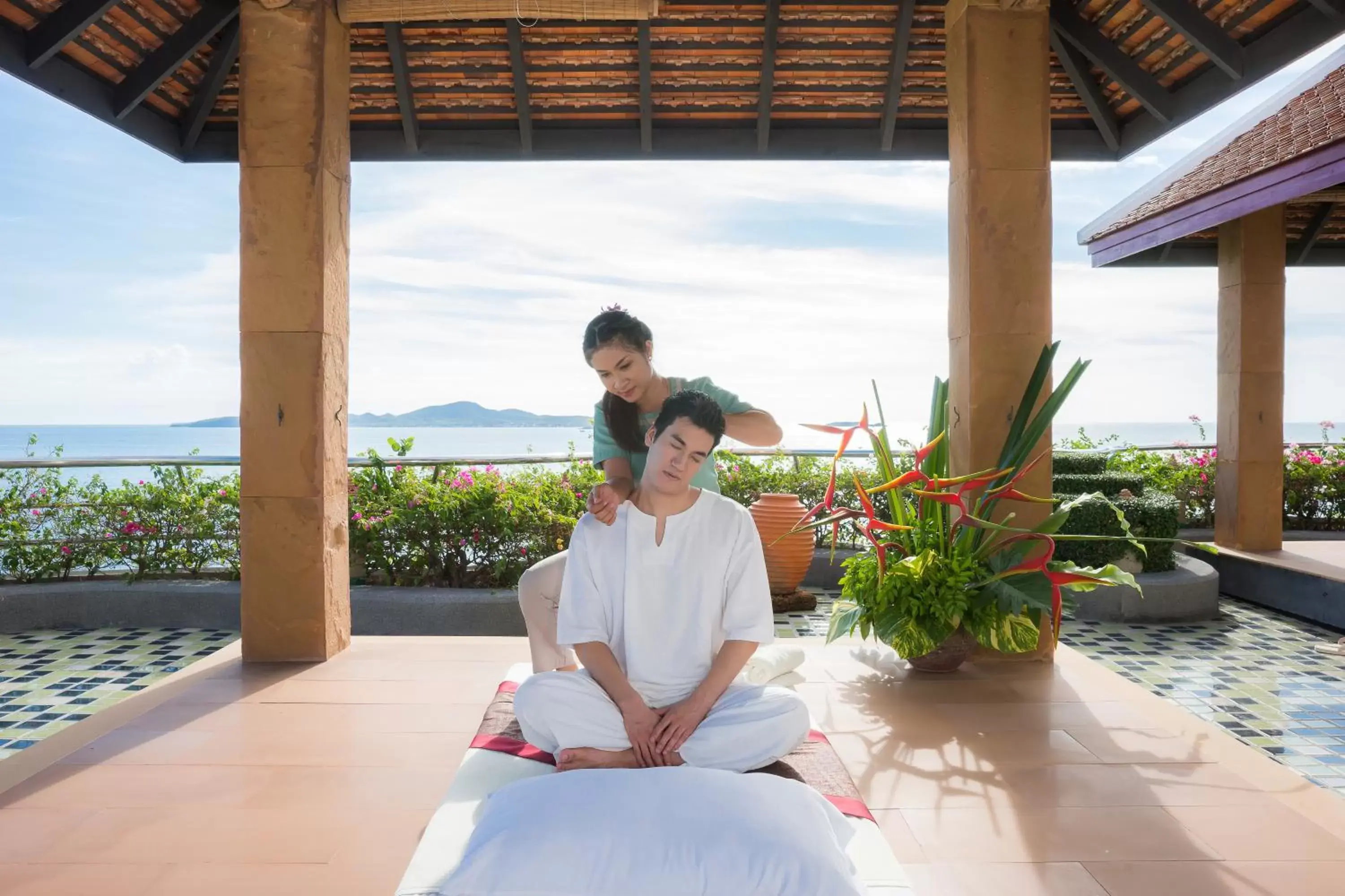 Massage in Royal Wing Suites & Spa Pattaya