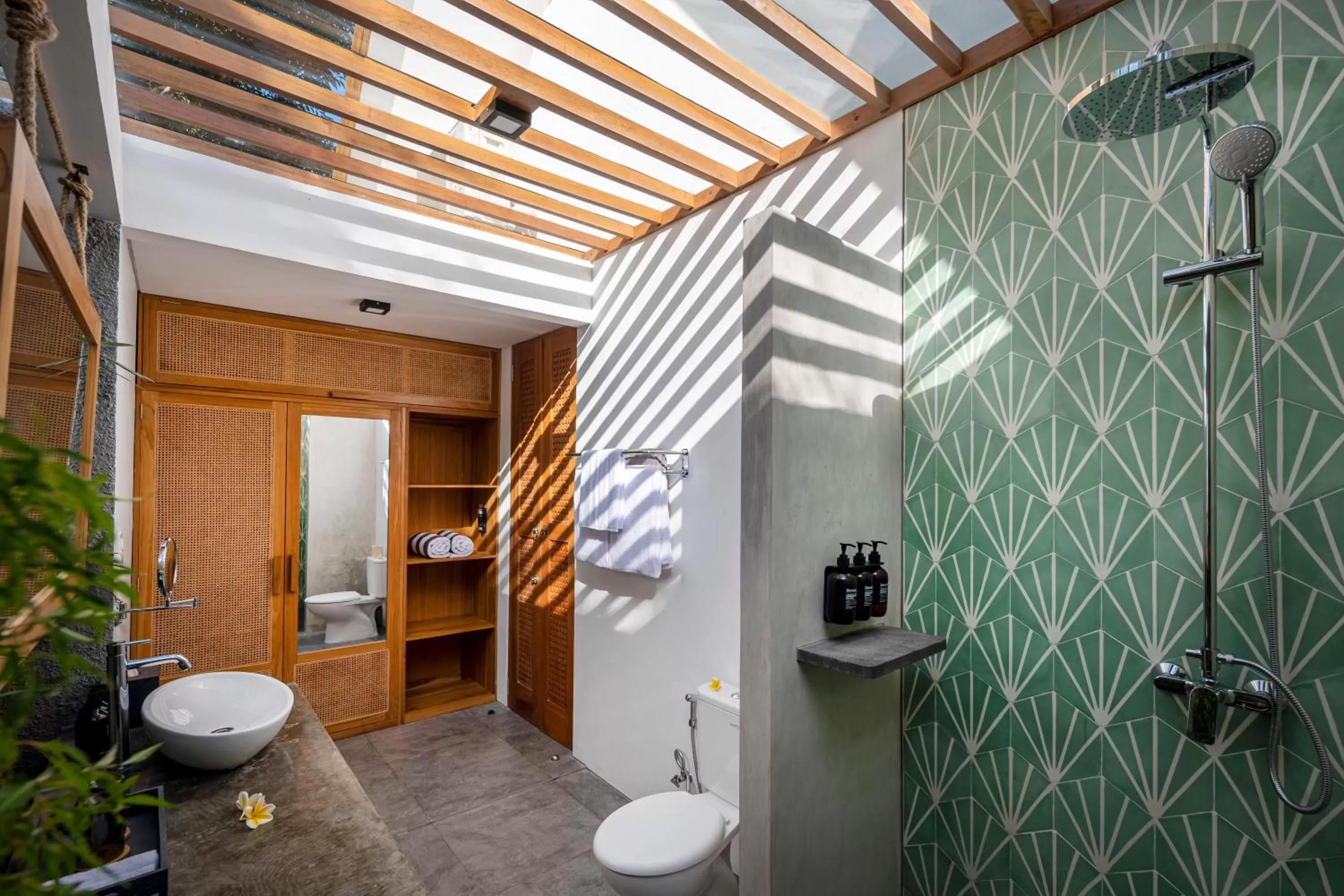 Shower in Deep Roots Dive & Yoga Resort