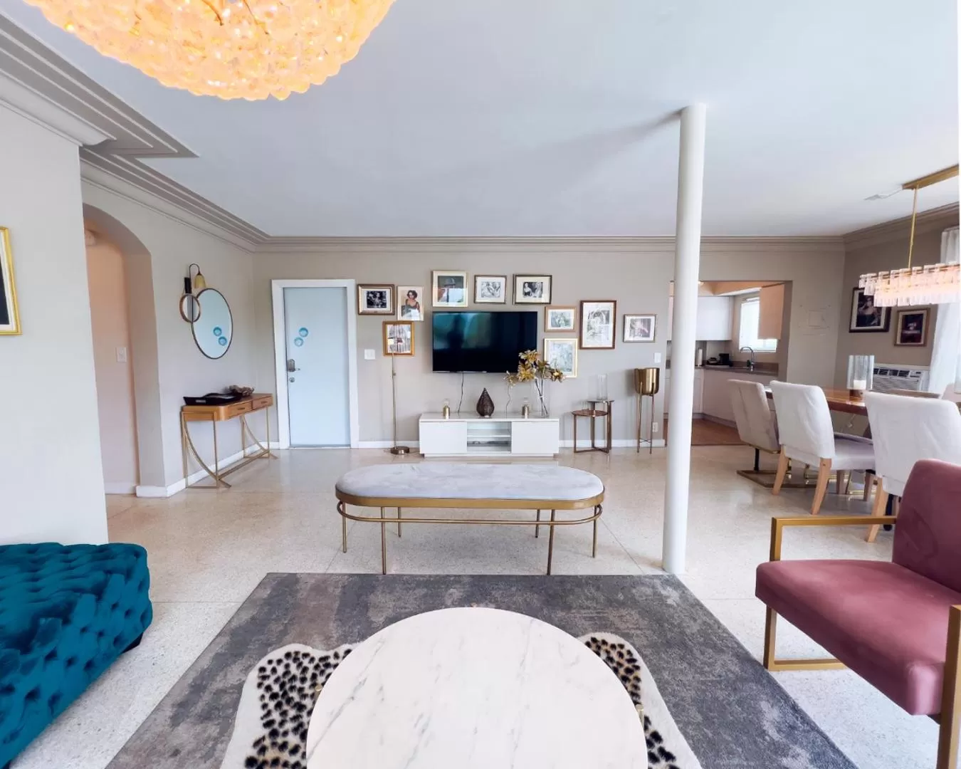 TV and multimedia in North Beach Hotel