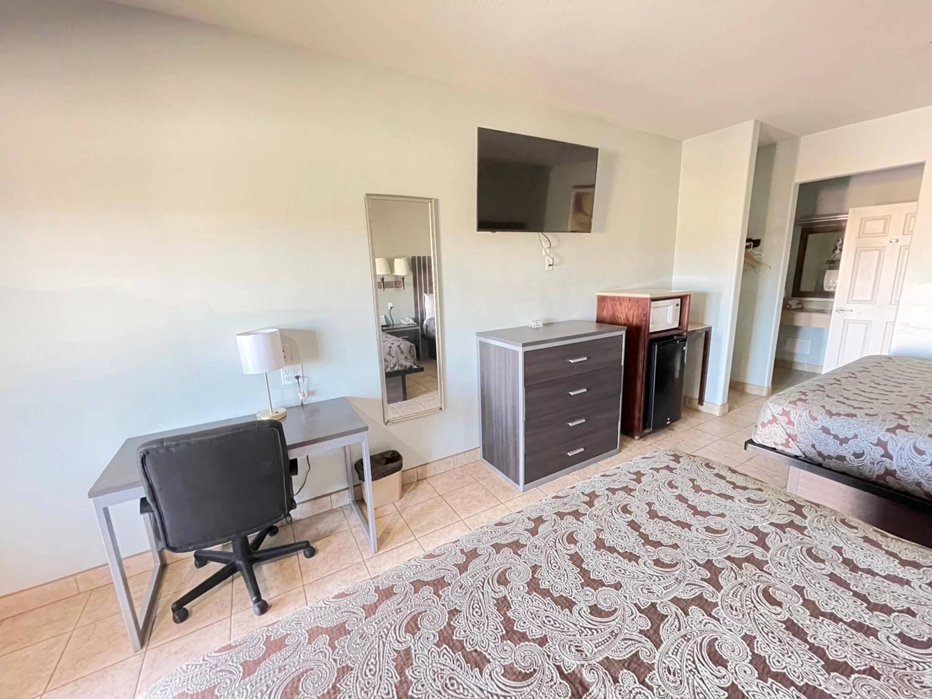 King Room with Two King Beds - Smoking in Weslaco Inn by Capital O Near Mercedes