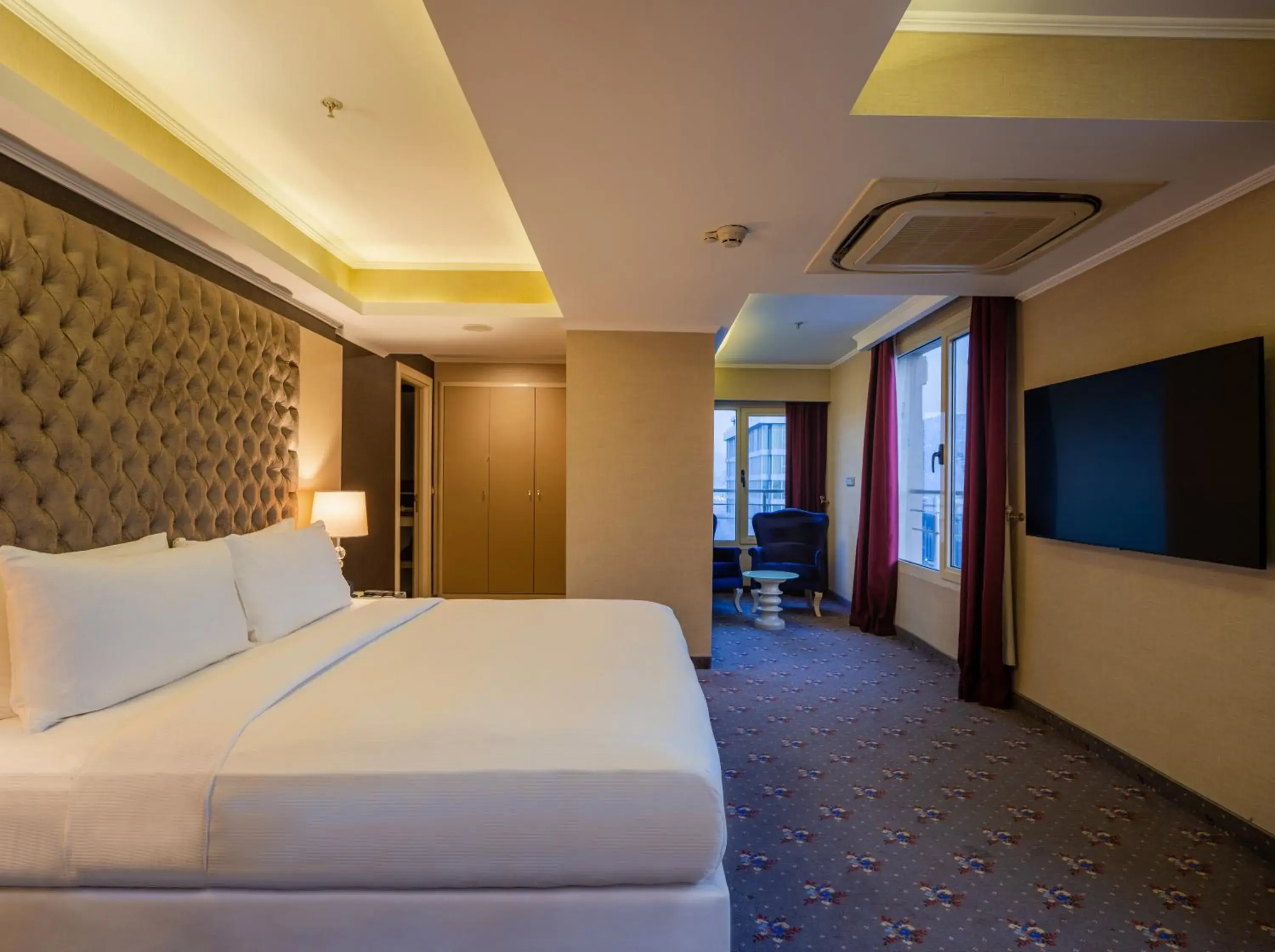 Bed in DoubleTree By Hilton Hotel Izmir - Alsancak