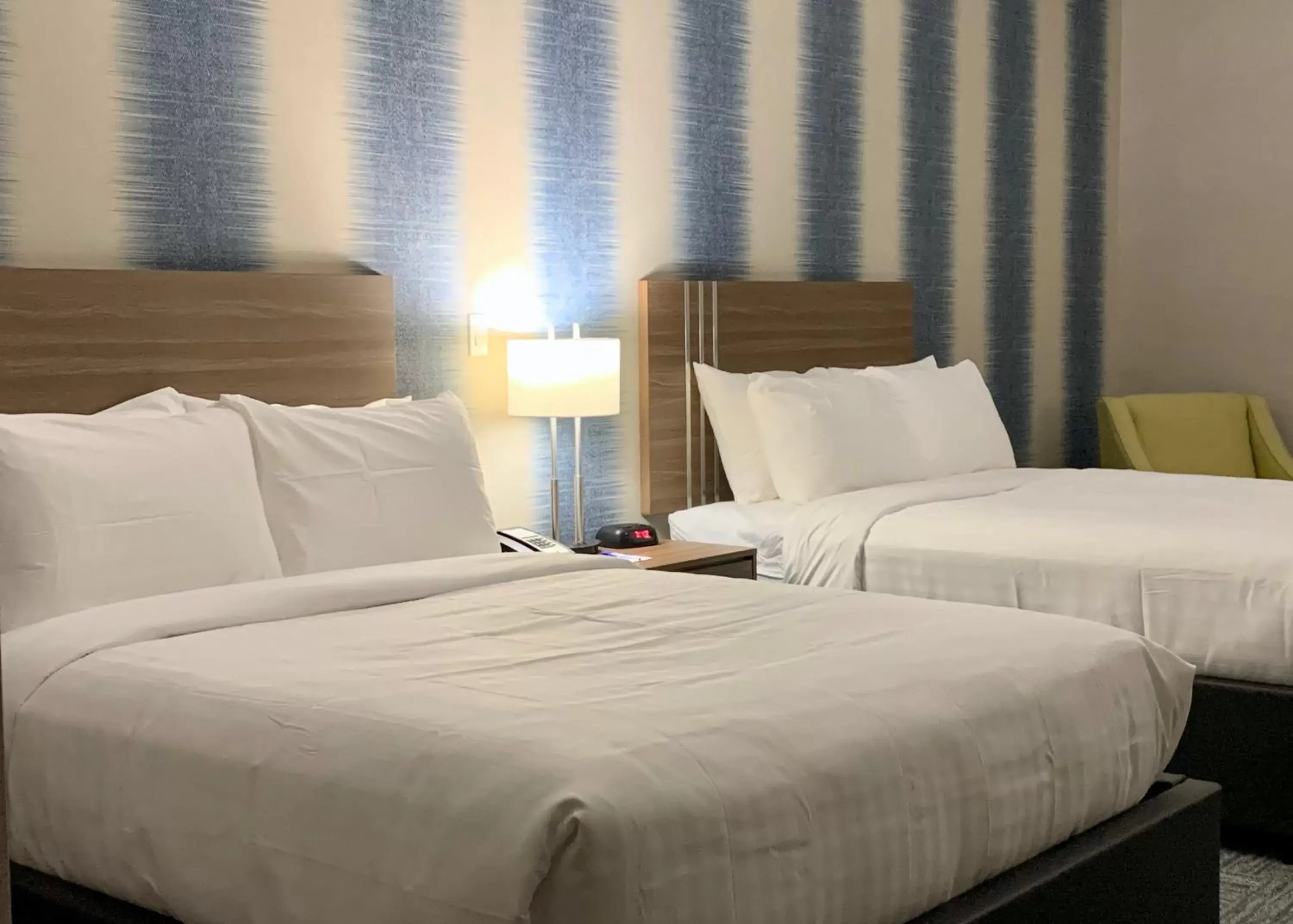 Bedroom, Bed in Meridian Inn & Suites Regina Airport
