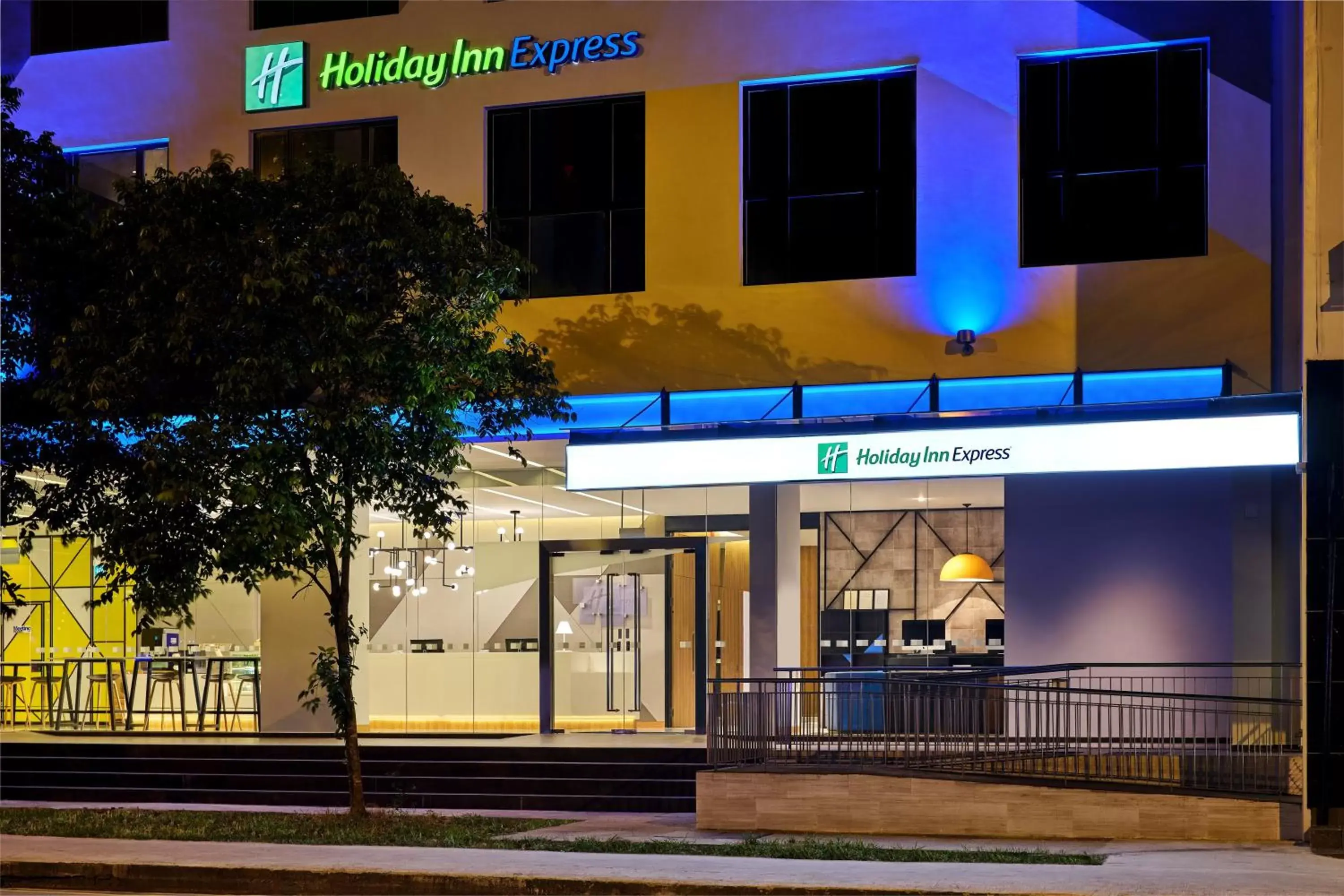 Property building in Holiday Inn Express Singapore Serangoon by IHG Property building in Holiday Inn Express Singapore Serangoon by IHG