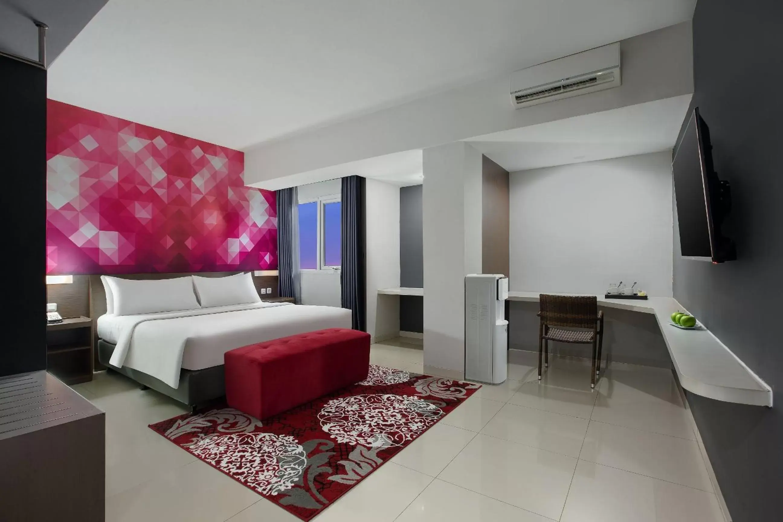 Deluxe Double Room in favehotel Diponegoro Deluxe Double Room in favehotel Diponegoro