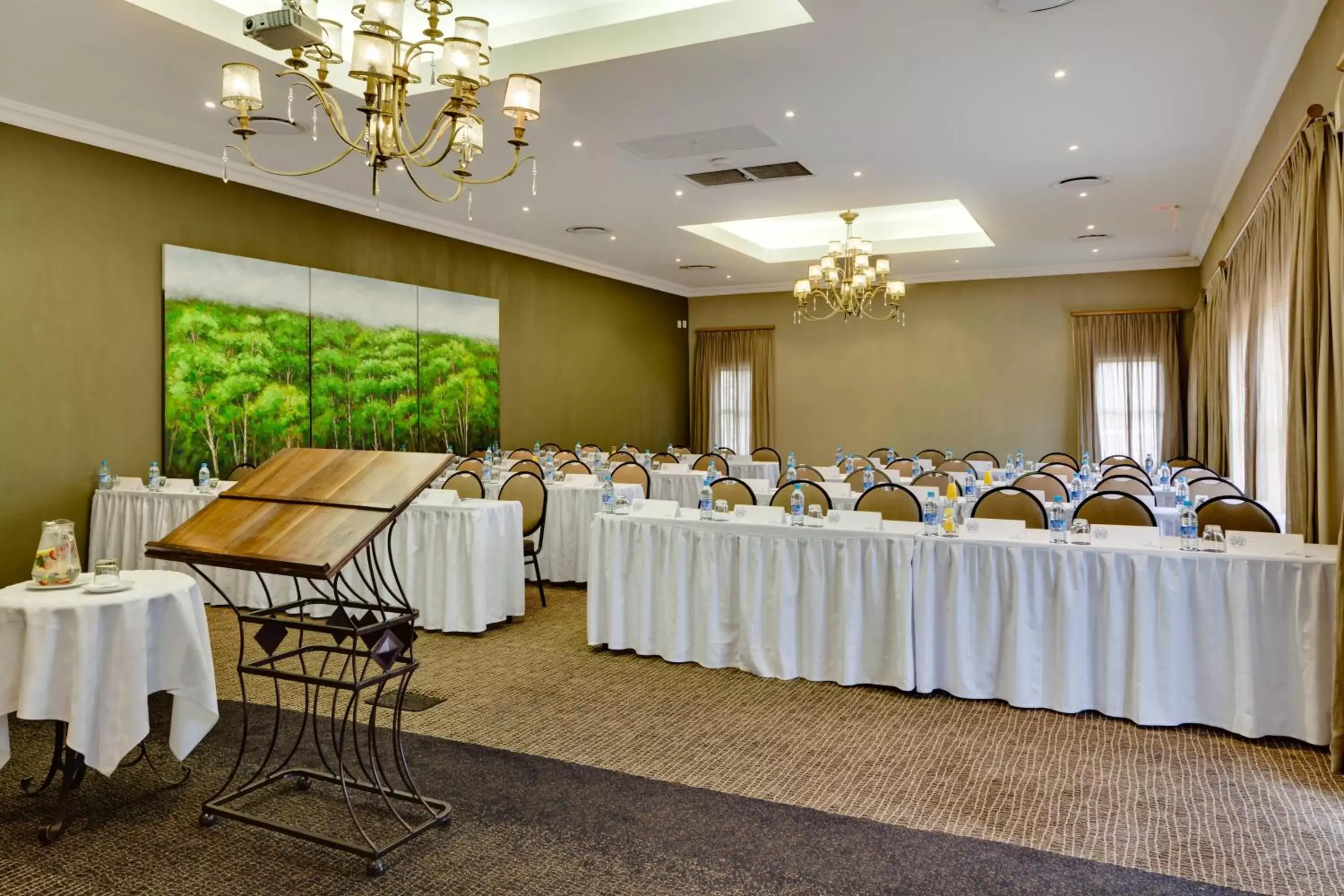 Meeting/conference room in Protea Hotel by Marriott Bloemfontein Willow Lake