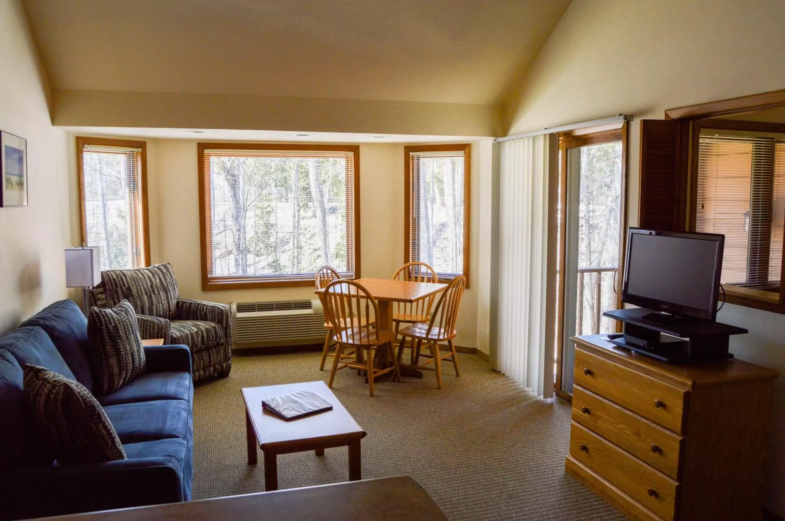 Spinnaker Loft with Two Bathrooms in The Landing Resort