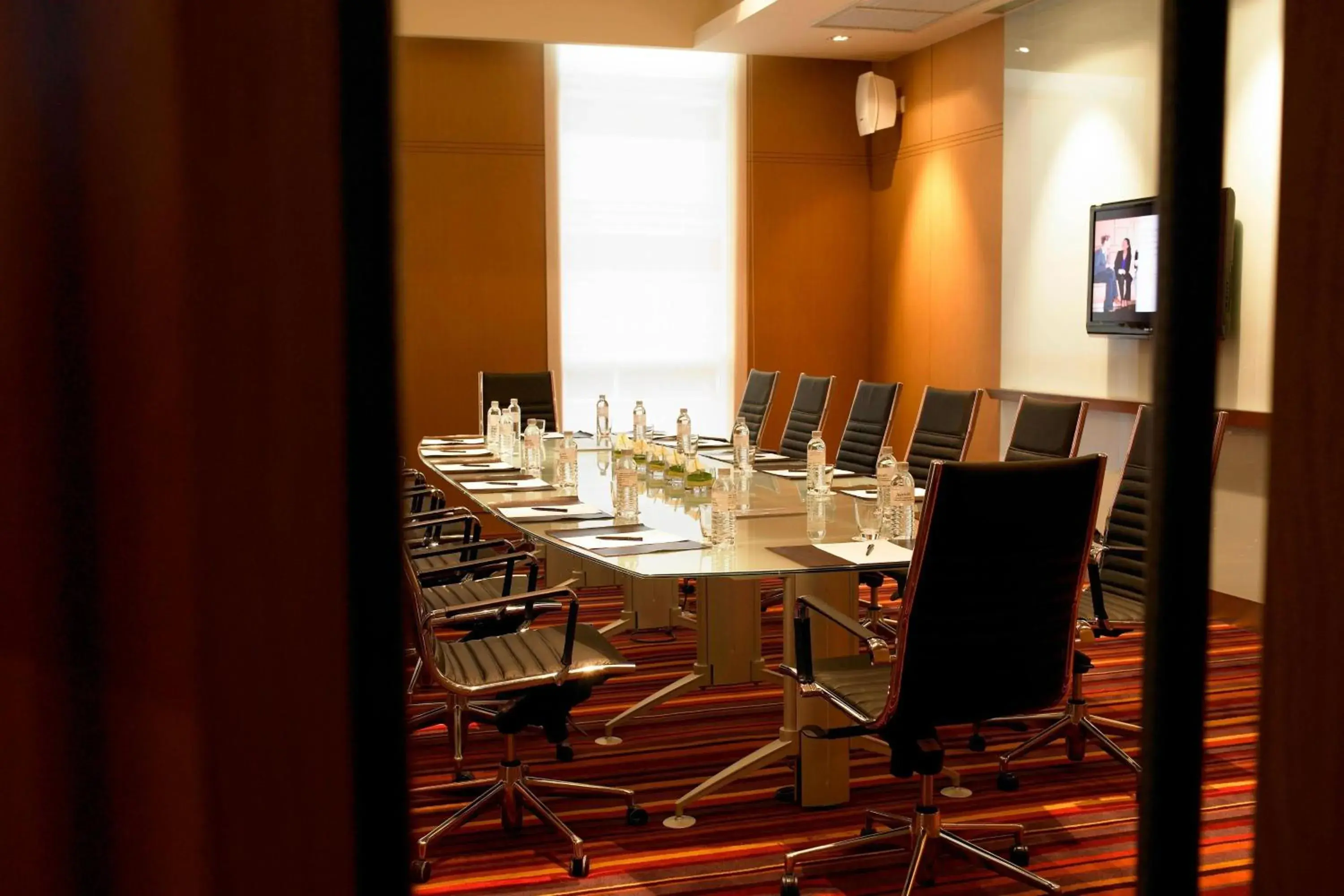 Meeting/conference room, Restaurant/Places to Eat in Marriott Executive Apartments Sukhumvit Park