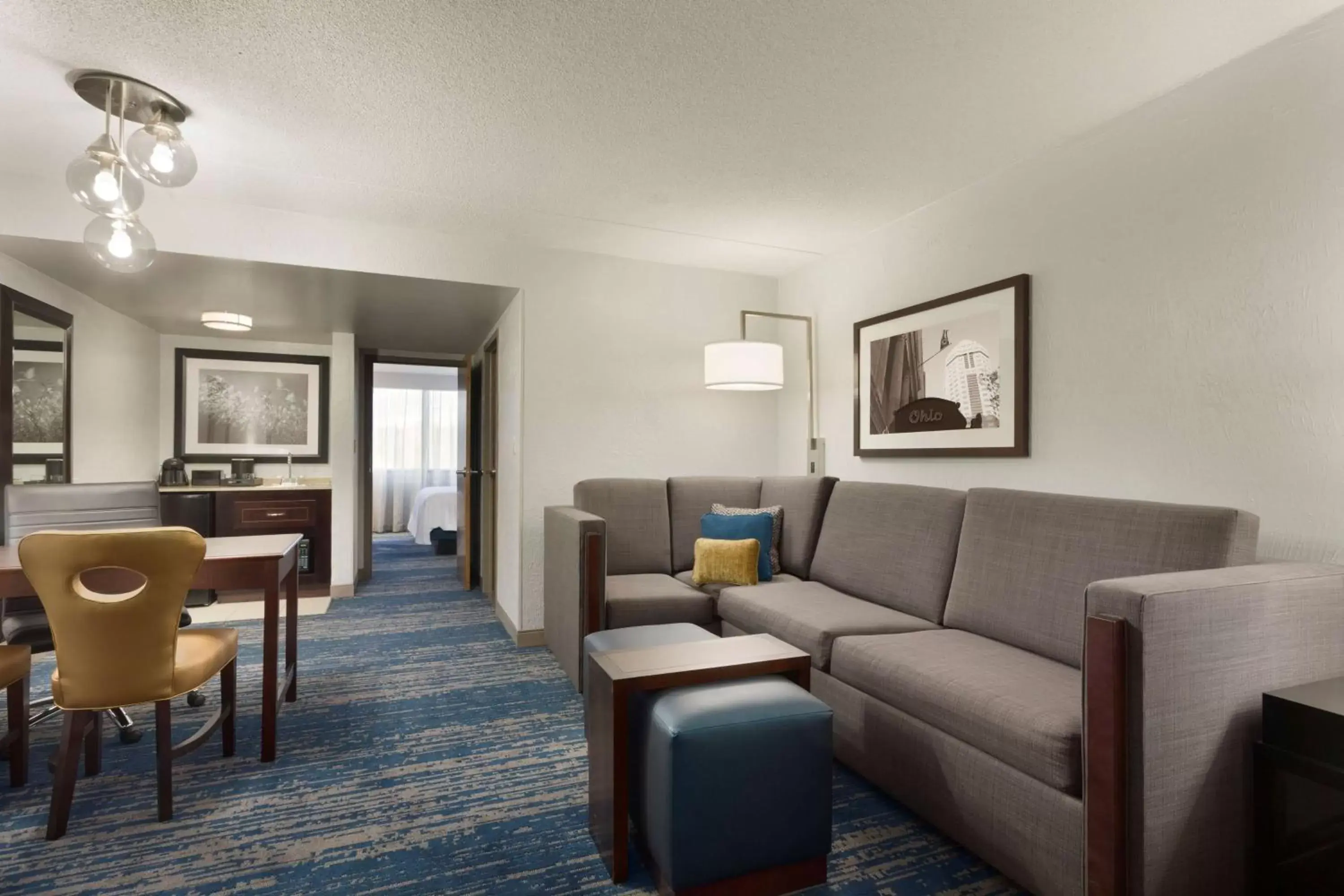 Living room, Seating Area in Embassy Suites by Hilton Columbus