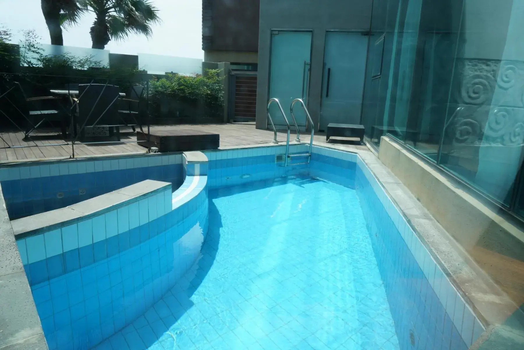 Swimming Pool in Jeju Hotel Scarboro
