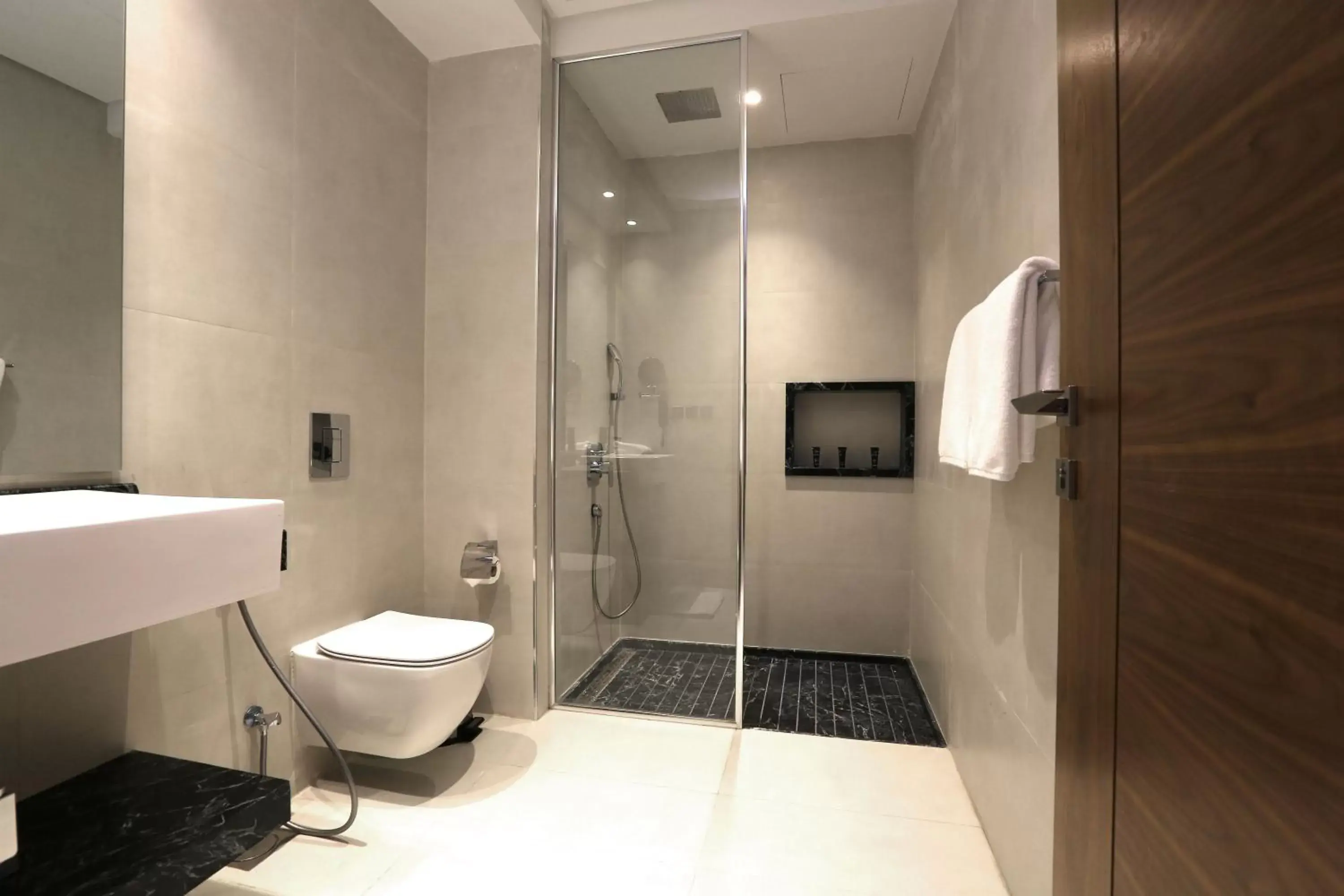 Deluxe King Room City View in Weekend Hotel Sari Deluxe King Room City View in Weekend Hotel Sari