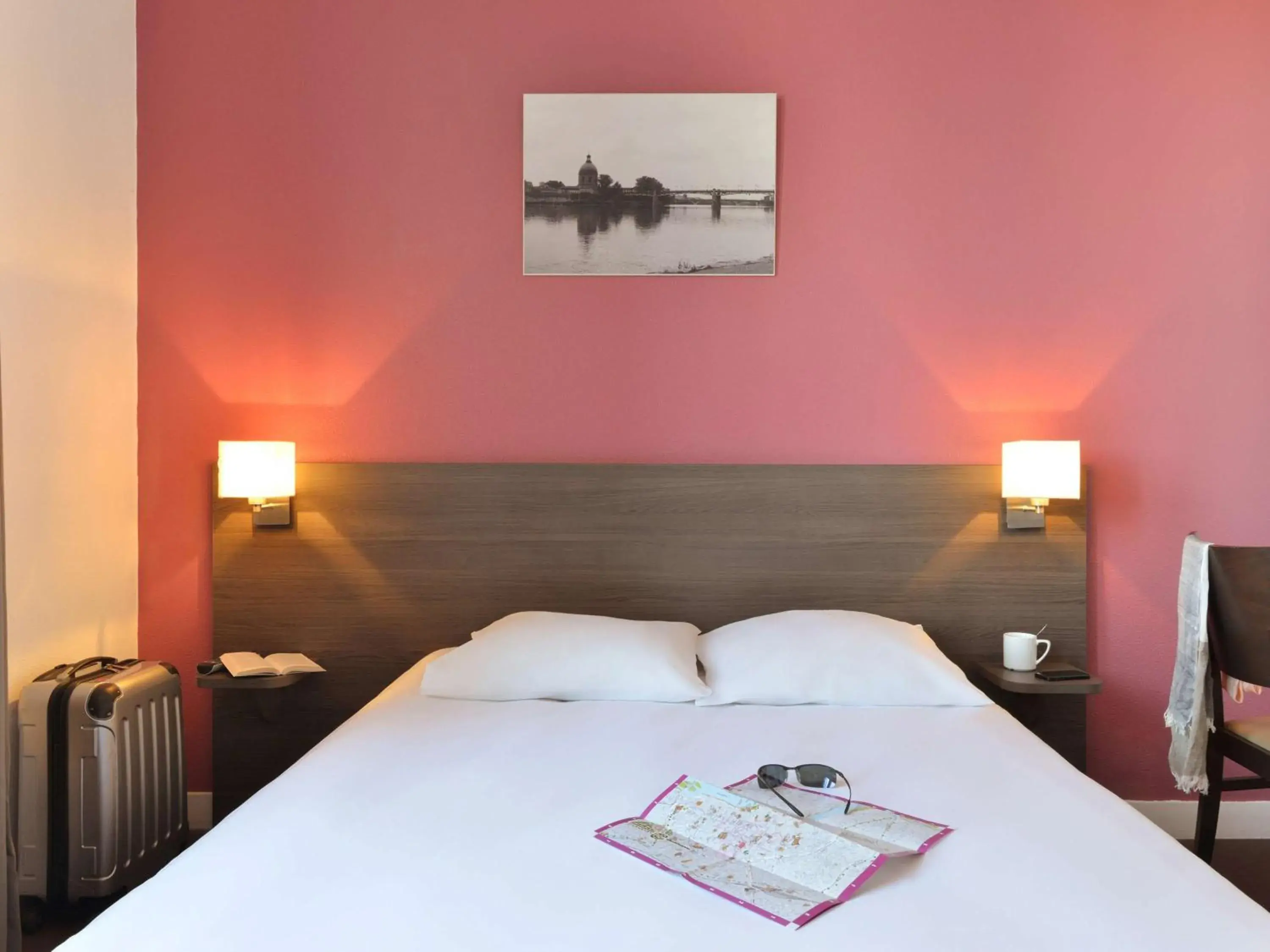 Photo of the whole room, Bed in Aparthotel Adagio Access Toulouse St Cyprien