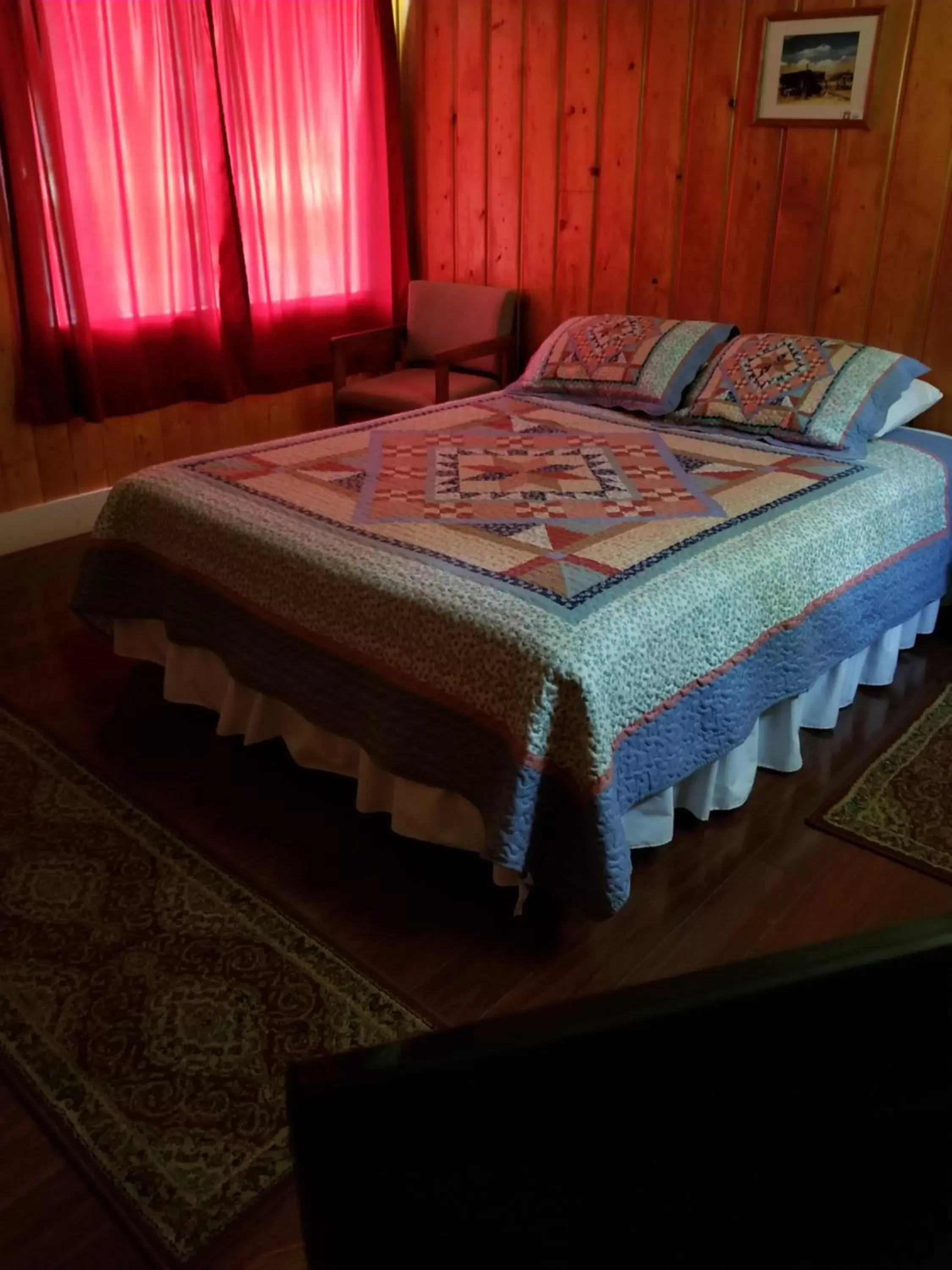 Bed in Little River Motel Saint Regis