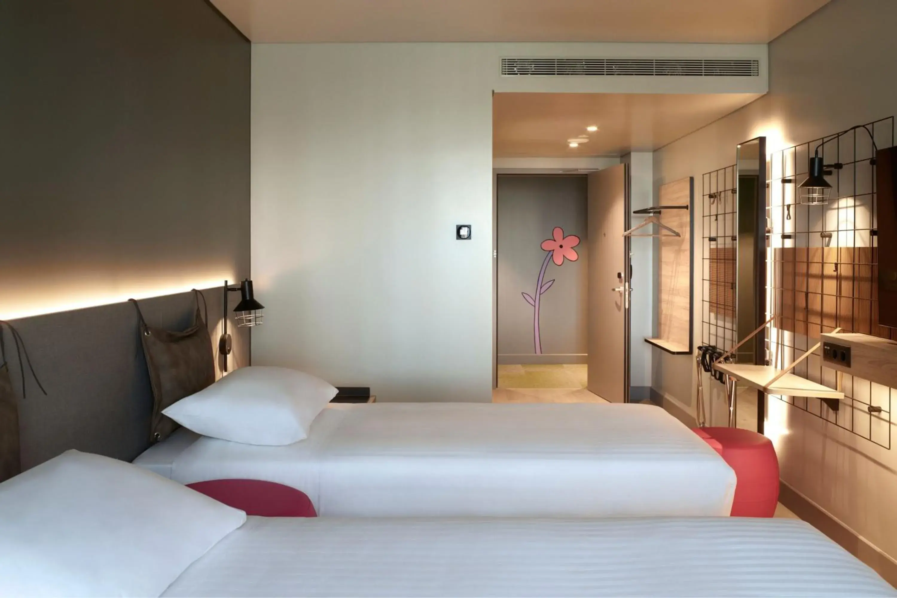Photo of the whole room, Bed in Moxy Athens City