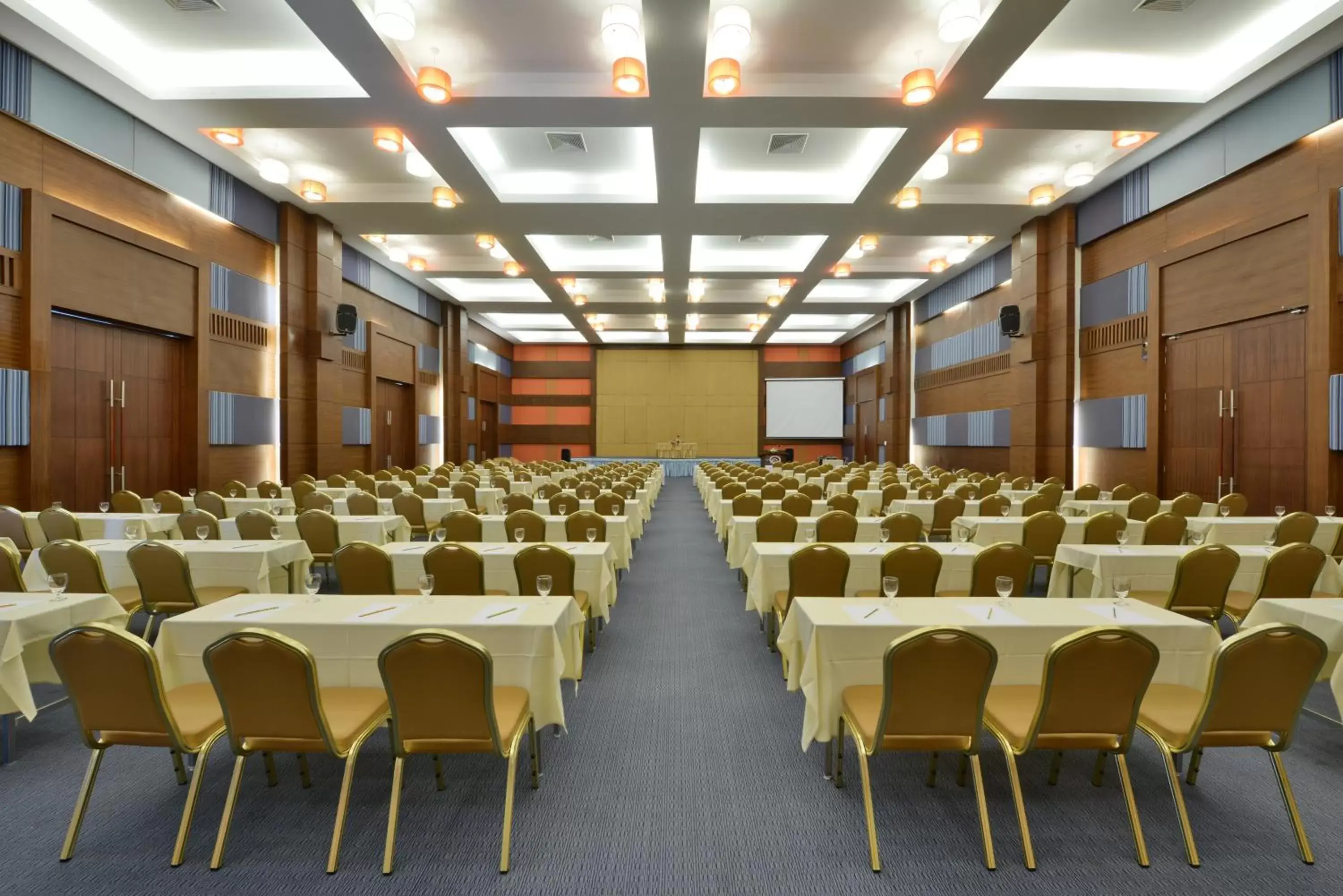 Meeting/conference room in Royal Phala Cliff Beach Resort