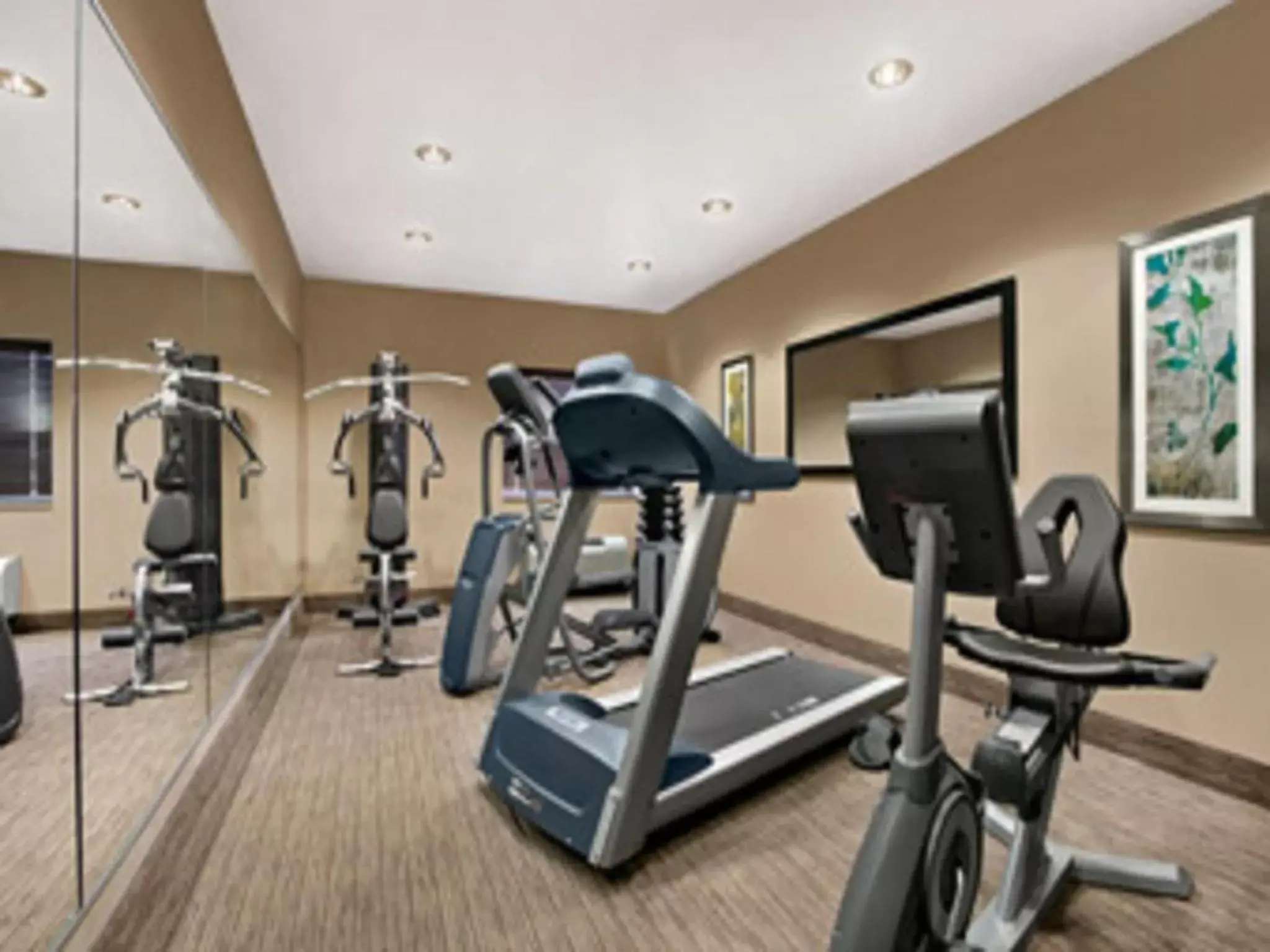 Fitness centre/facilities in Baymont by Wyndham Minot Fitness centre/facilities in Baymont by Wyndham Minot