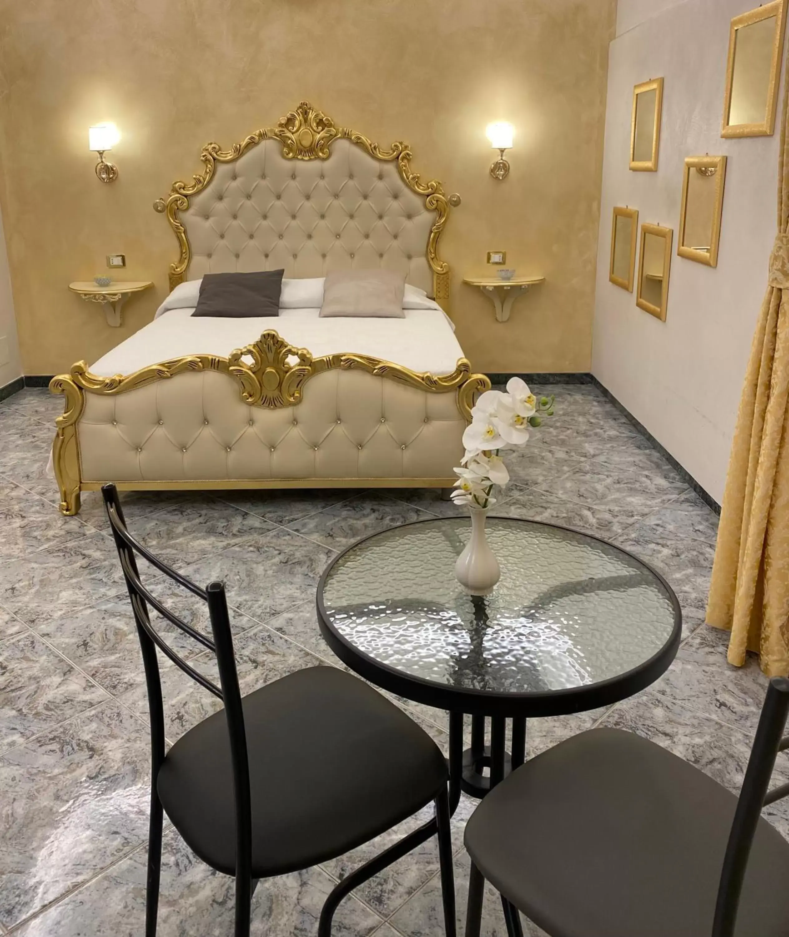 Bed in Suite Incentro Salerno