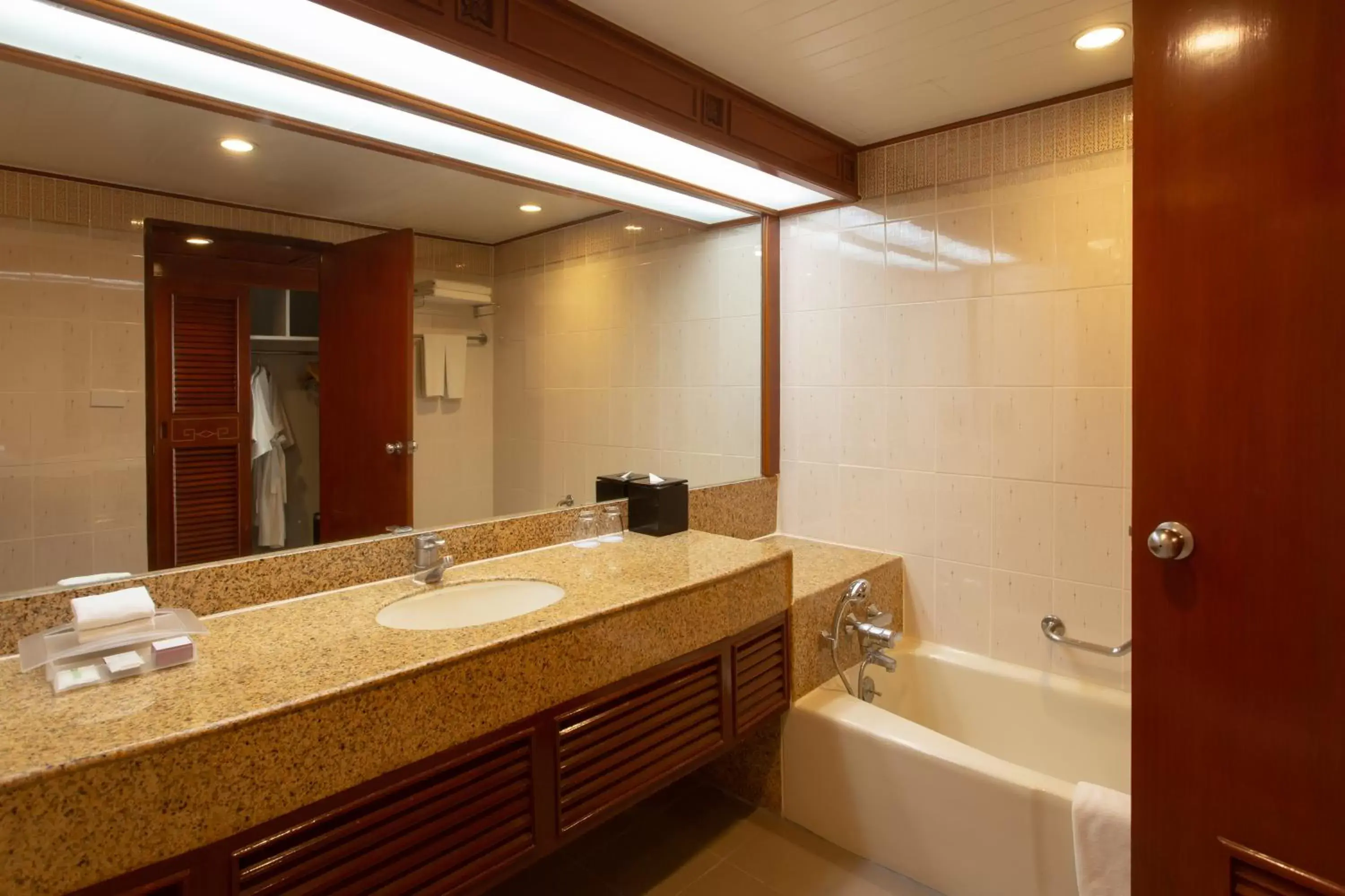 Shower, Bathroom in Centara Riverside Hotel Chiang Mai