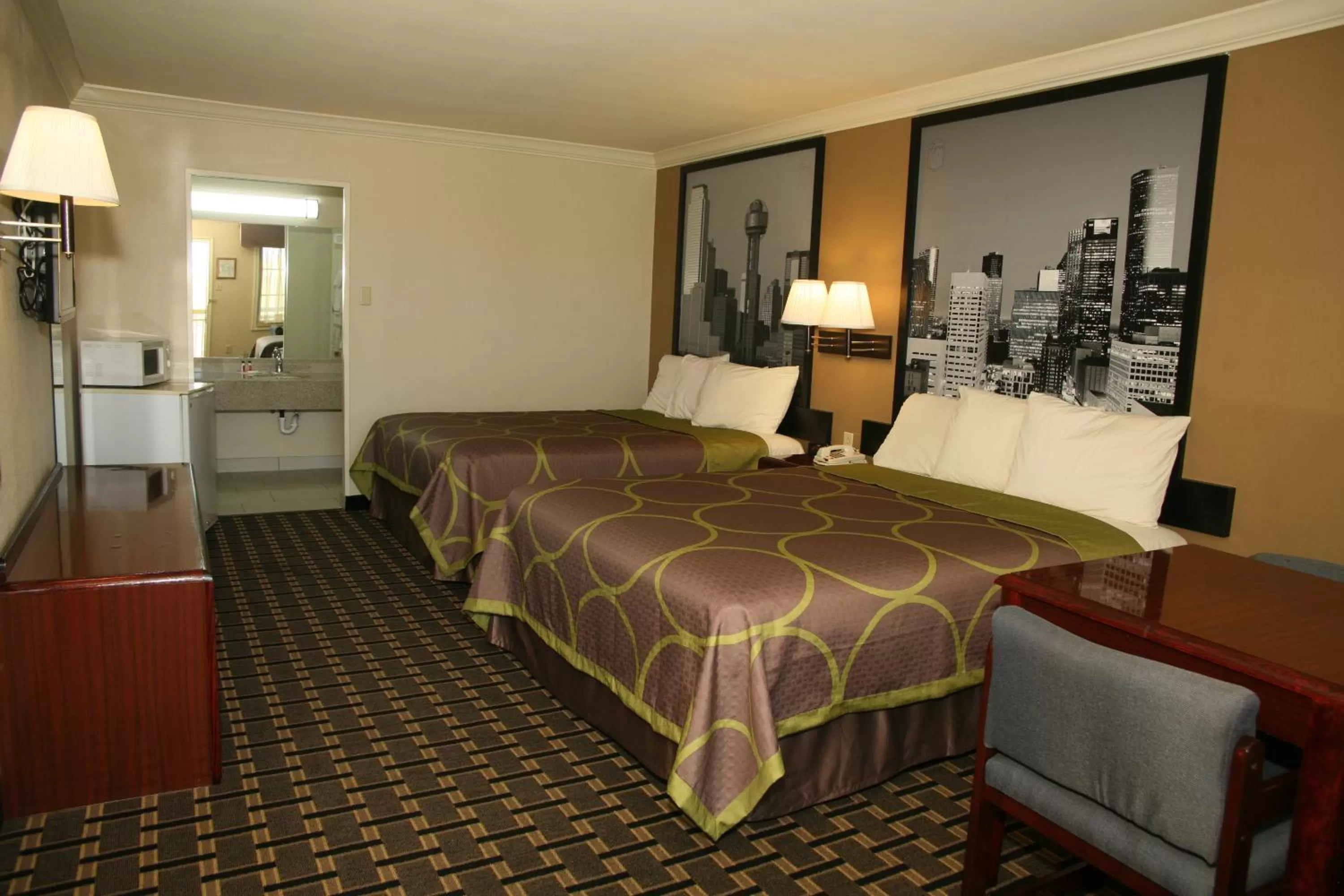 Photo of the whole room, Bed in Super 8 by Wyndham Tyler TX