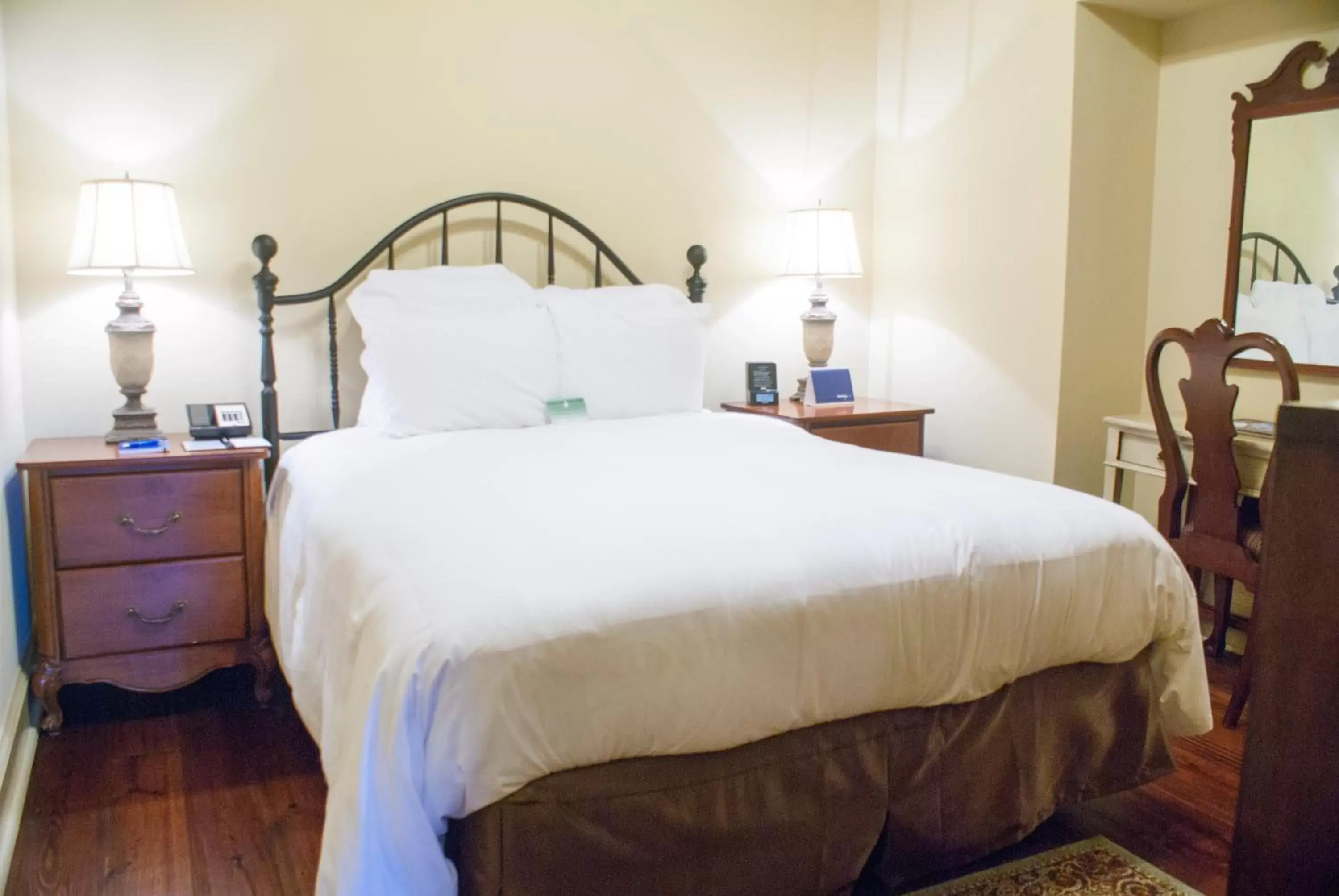 Photo of the whole room, Bed in Audubon Cottages