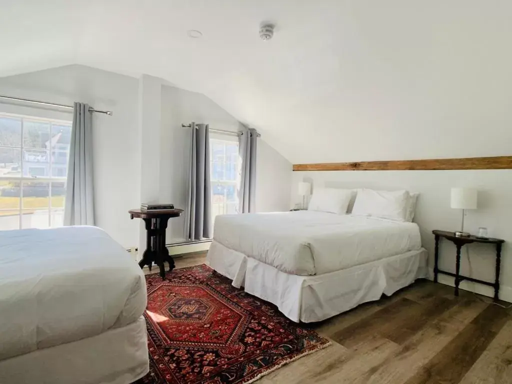 Bedroom, Bed in South Landing Inn