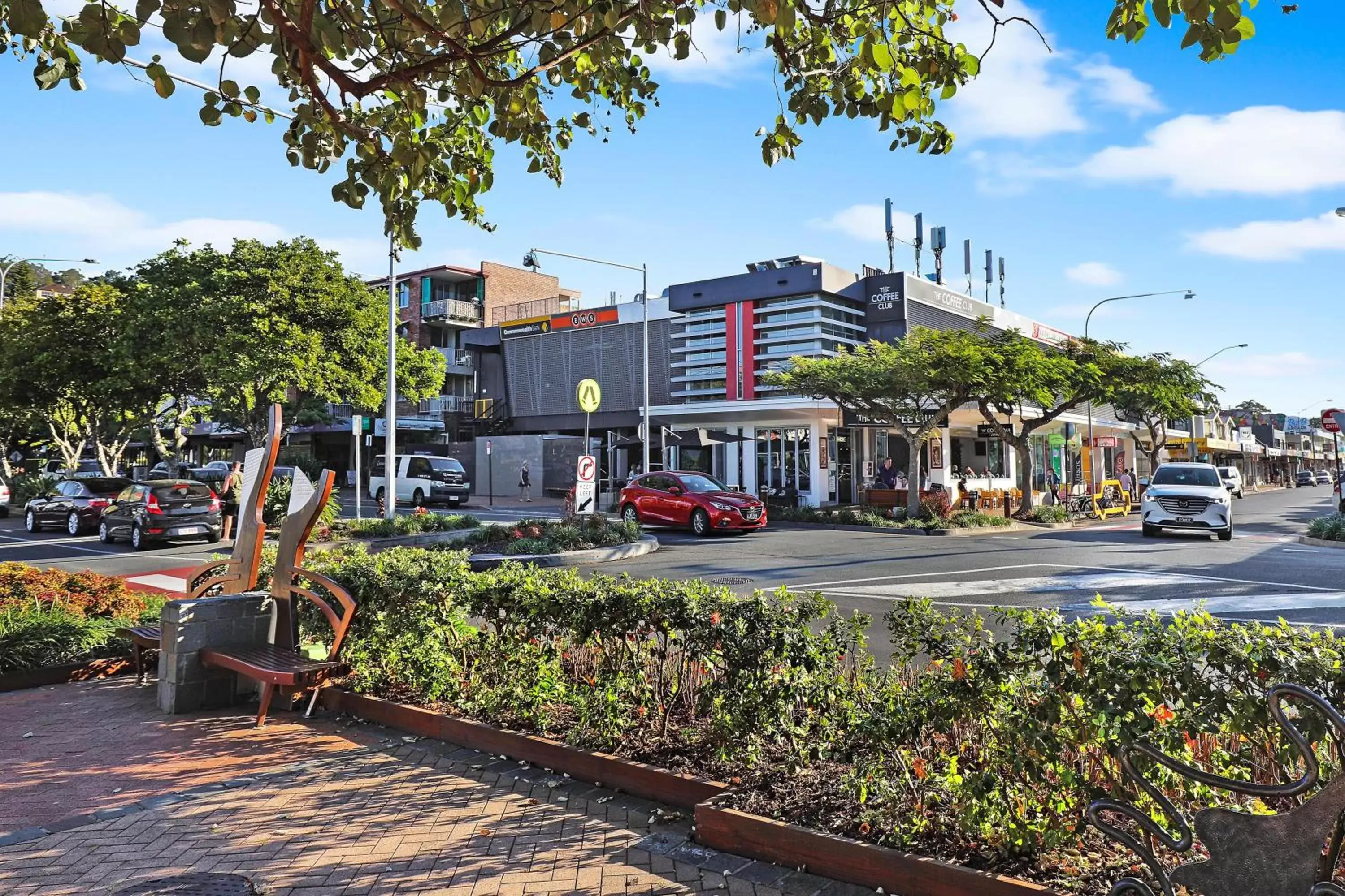 Neighbourhood, Property Building in Pacific Regis Beachfront Holiday Apartments