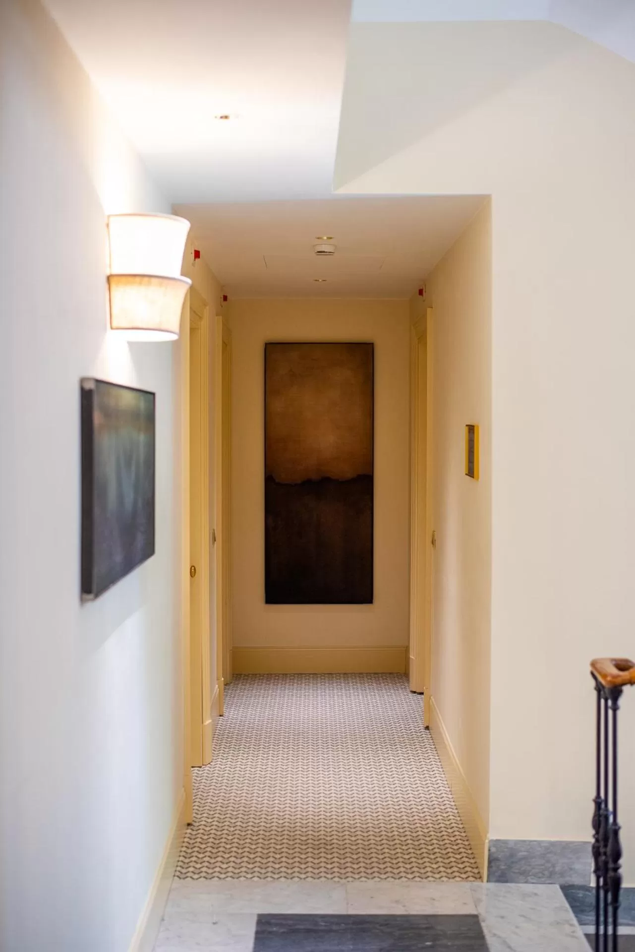 Photo of the whole room in Sentho Roma