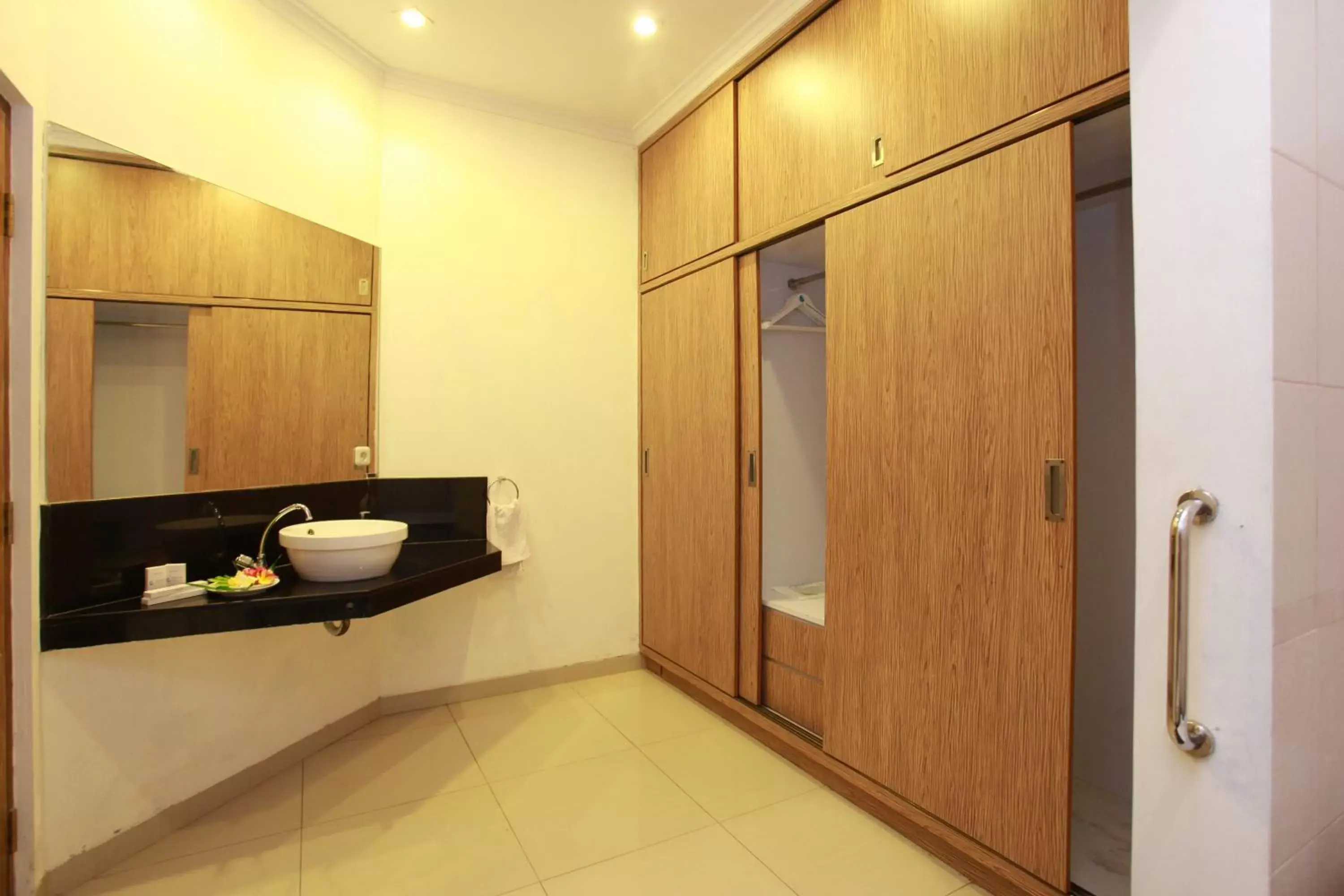 Bedroom, Bathroom in Ocean View Residence