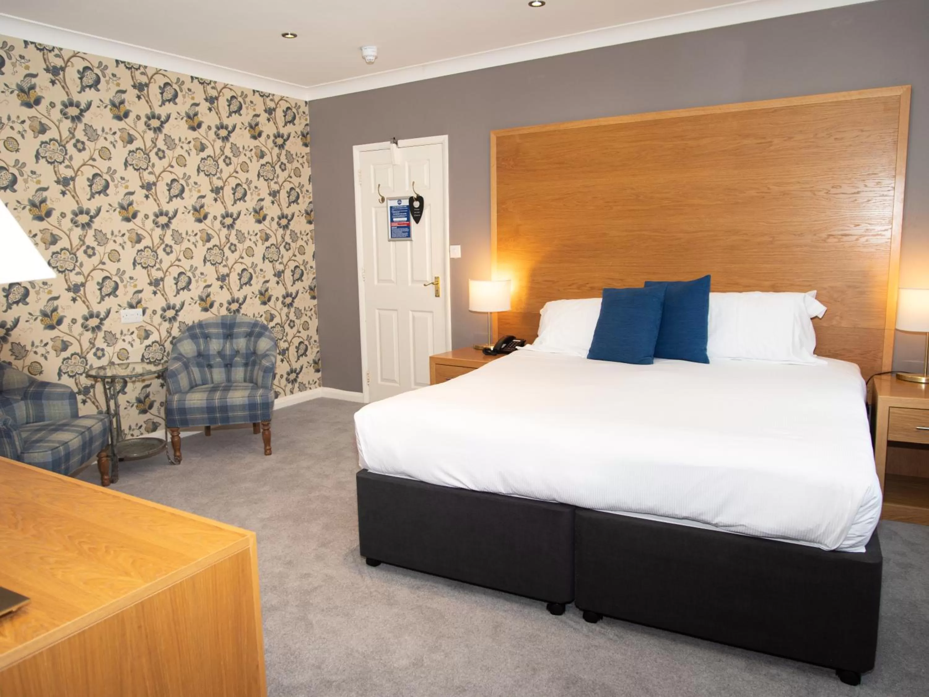 Bedroom, Bed in Lyzzick Hall Hotel