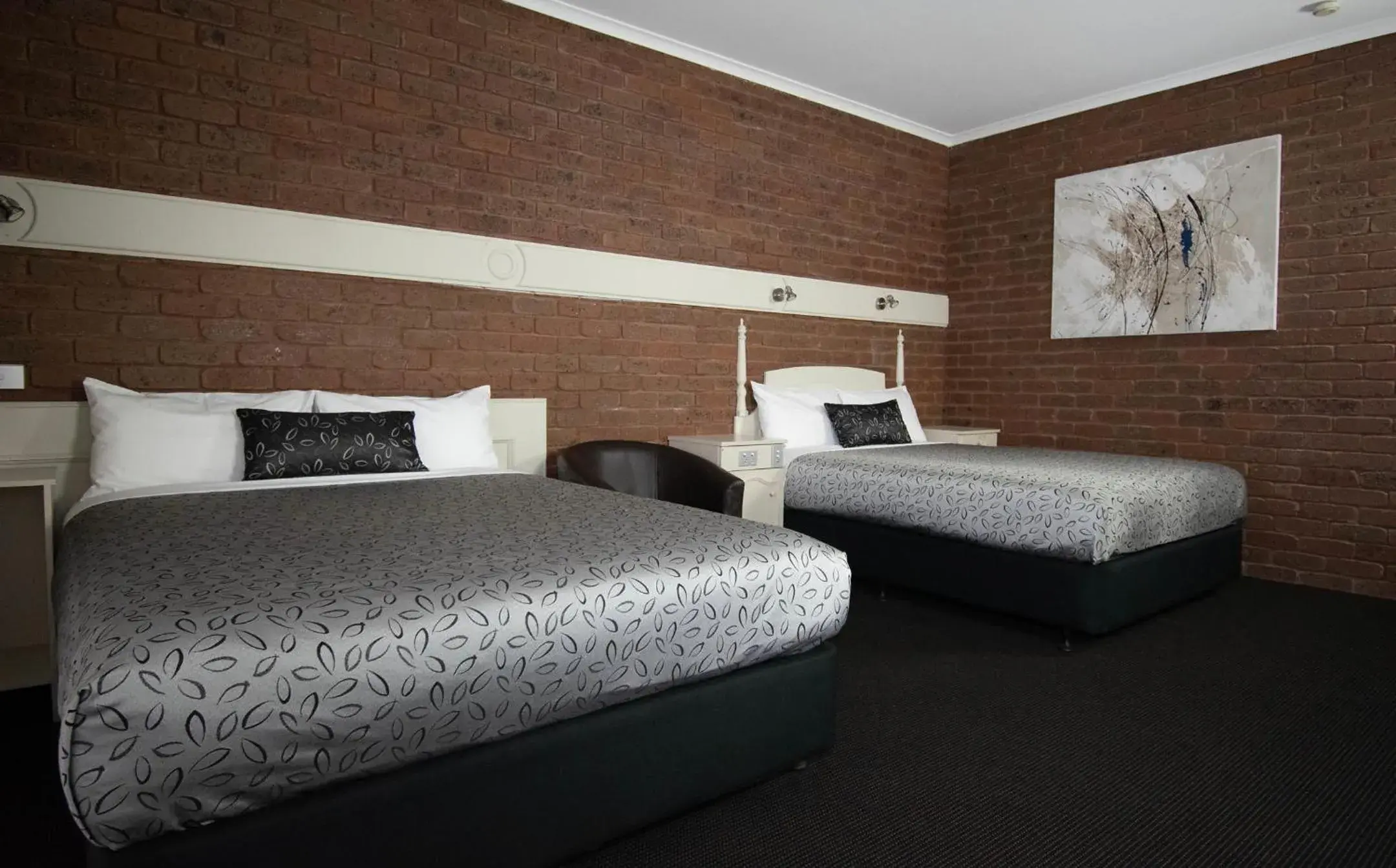 Bed in Albury Townhouse Motel