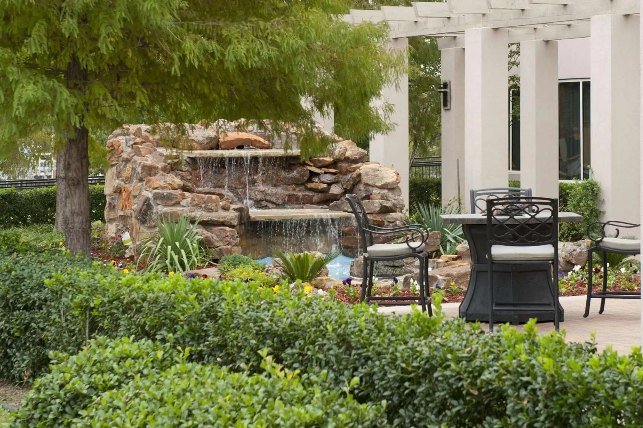 Patio in Hilton Garden Inn DFW Airport South