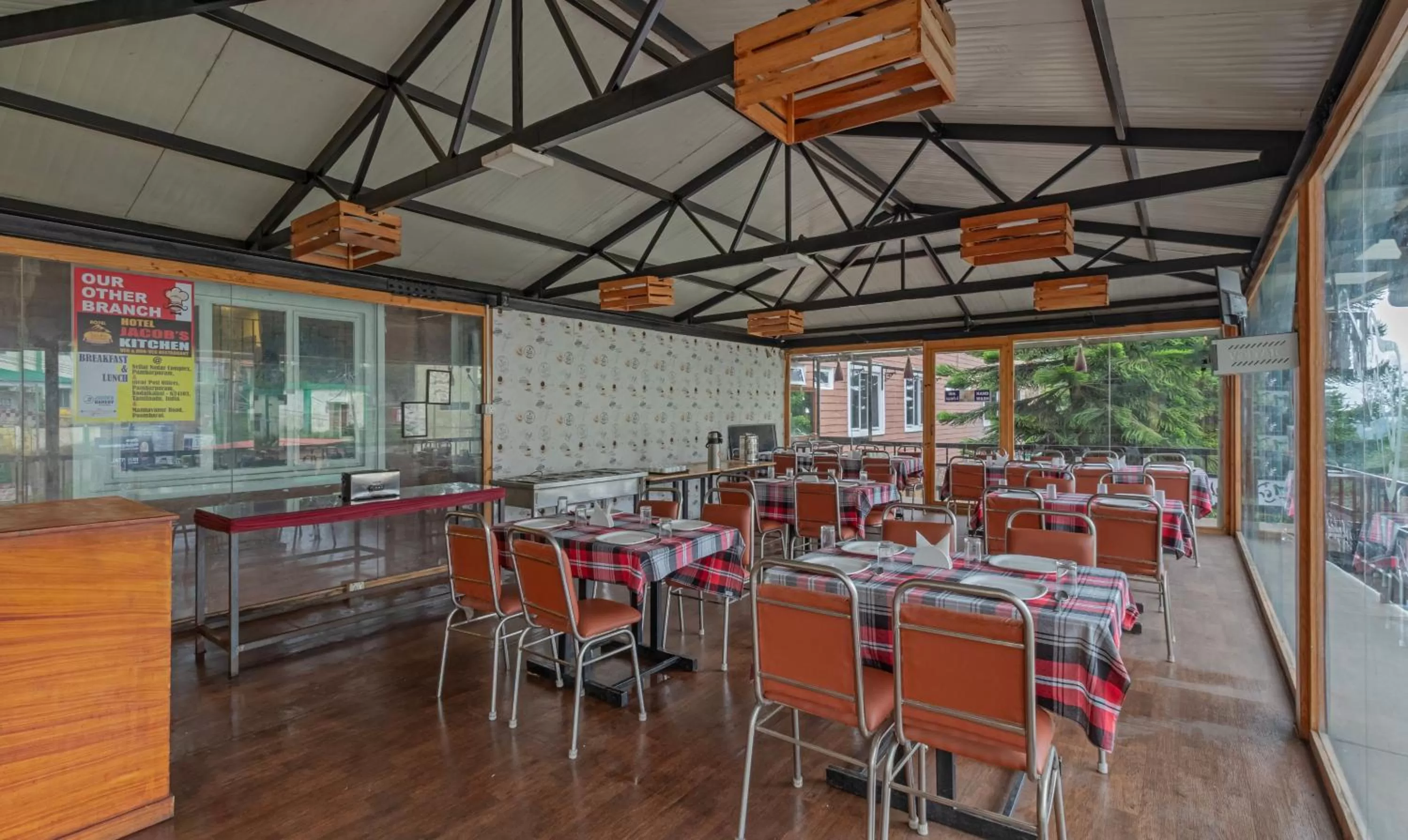 Dining area in Treebo Kodai Kings Park, 650 M From Kodai Lake
