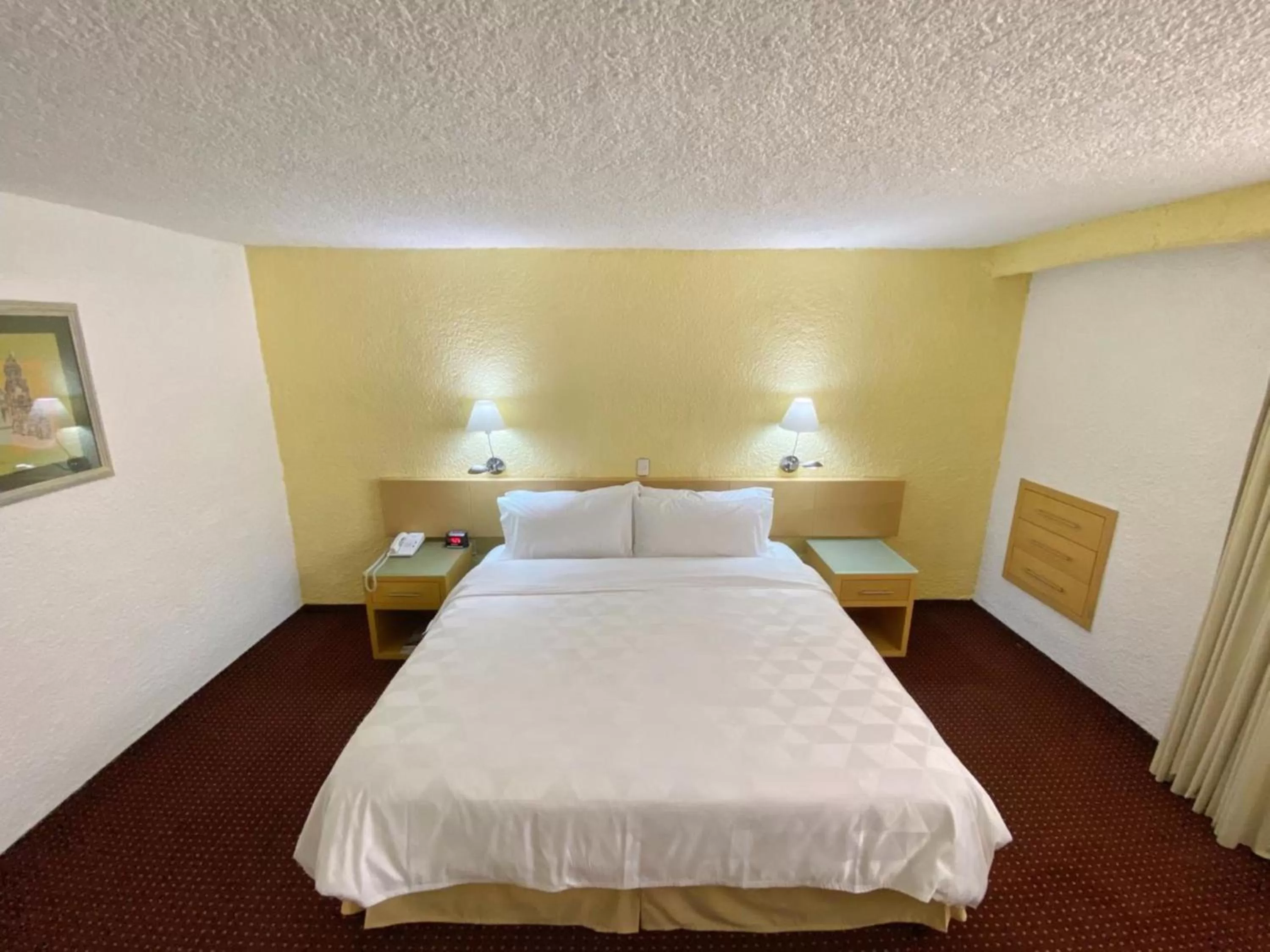 Photo of the whole room, Bed in Holiday Inn Morelia by IHG