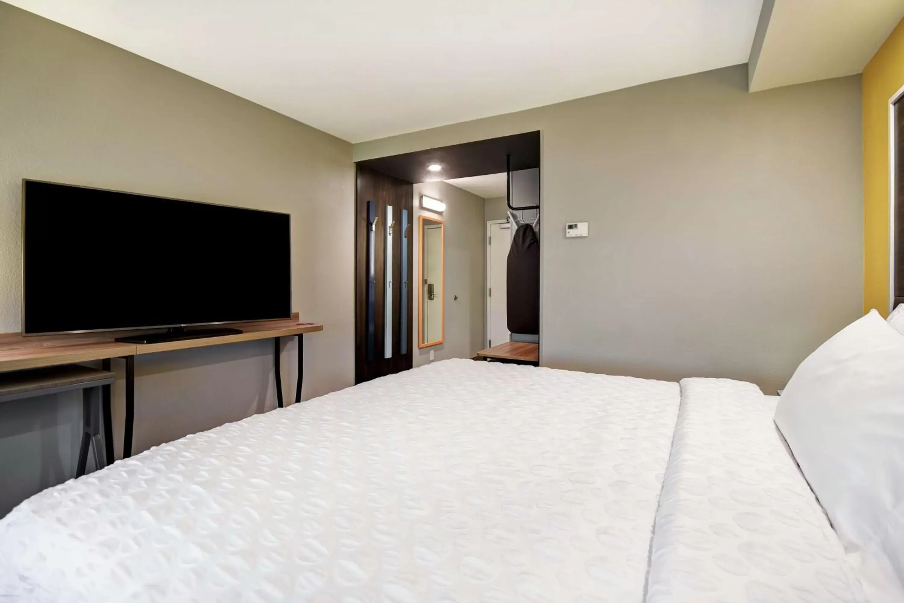 Bedroom, Bed in Tru By Hilton Smyrna Nashville