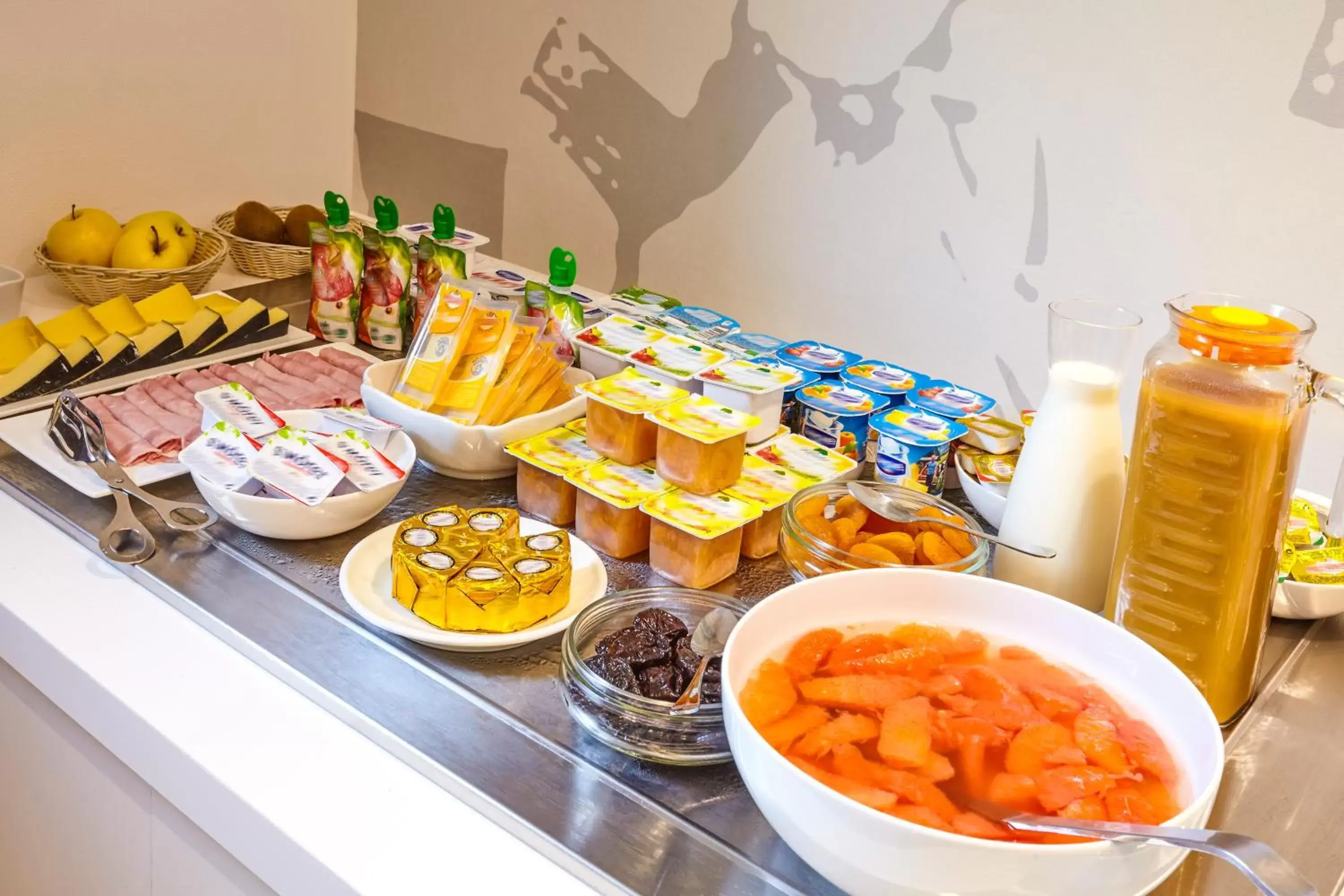 Buffet breakfast, Food in ibis Styles Toulouse Nord Sesquieres