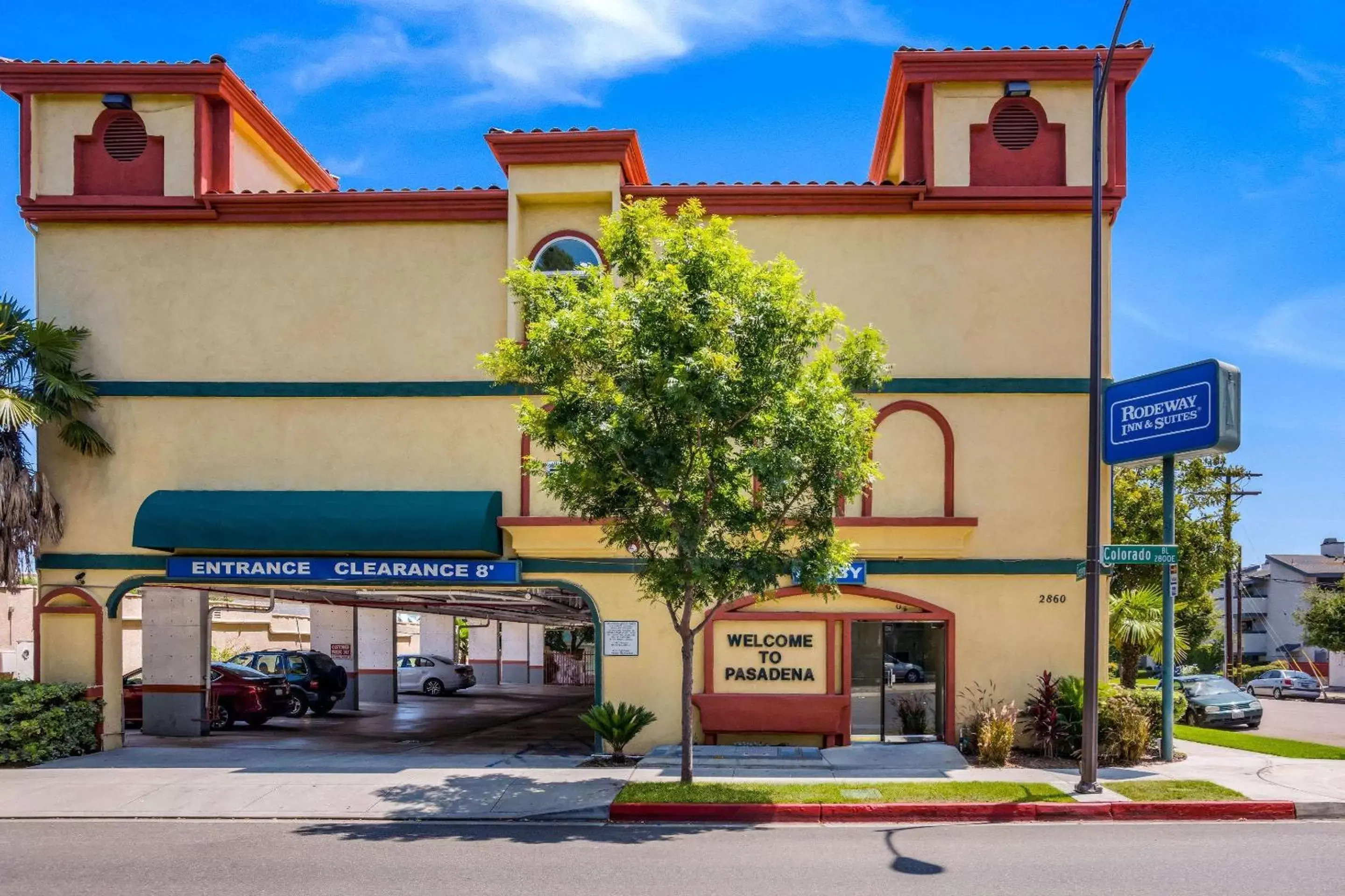 Property Building in Rodeway Inn & Suites - Pasadena