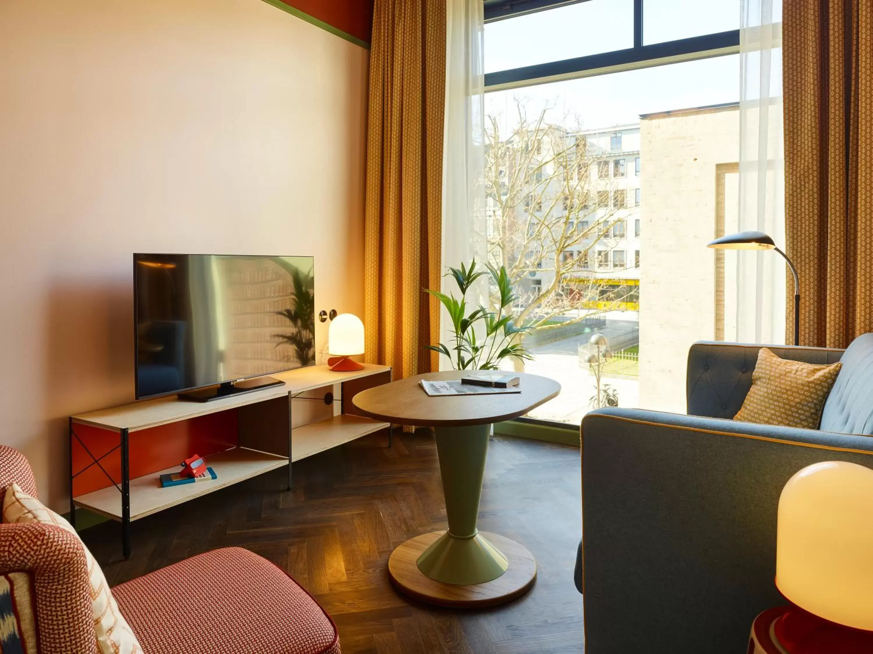 TV and multimedia, Seating Area in 25hours Hotel Indre By