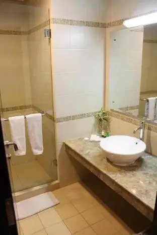 Bathroom in Grand Pasundan Convention Hotel