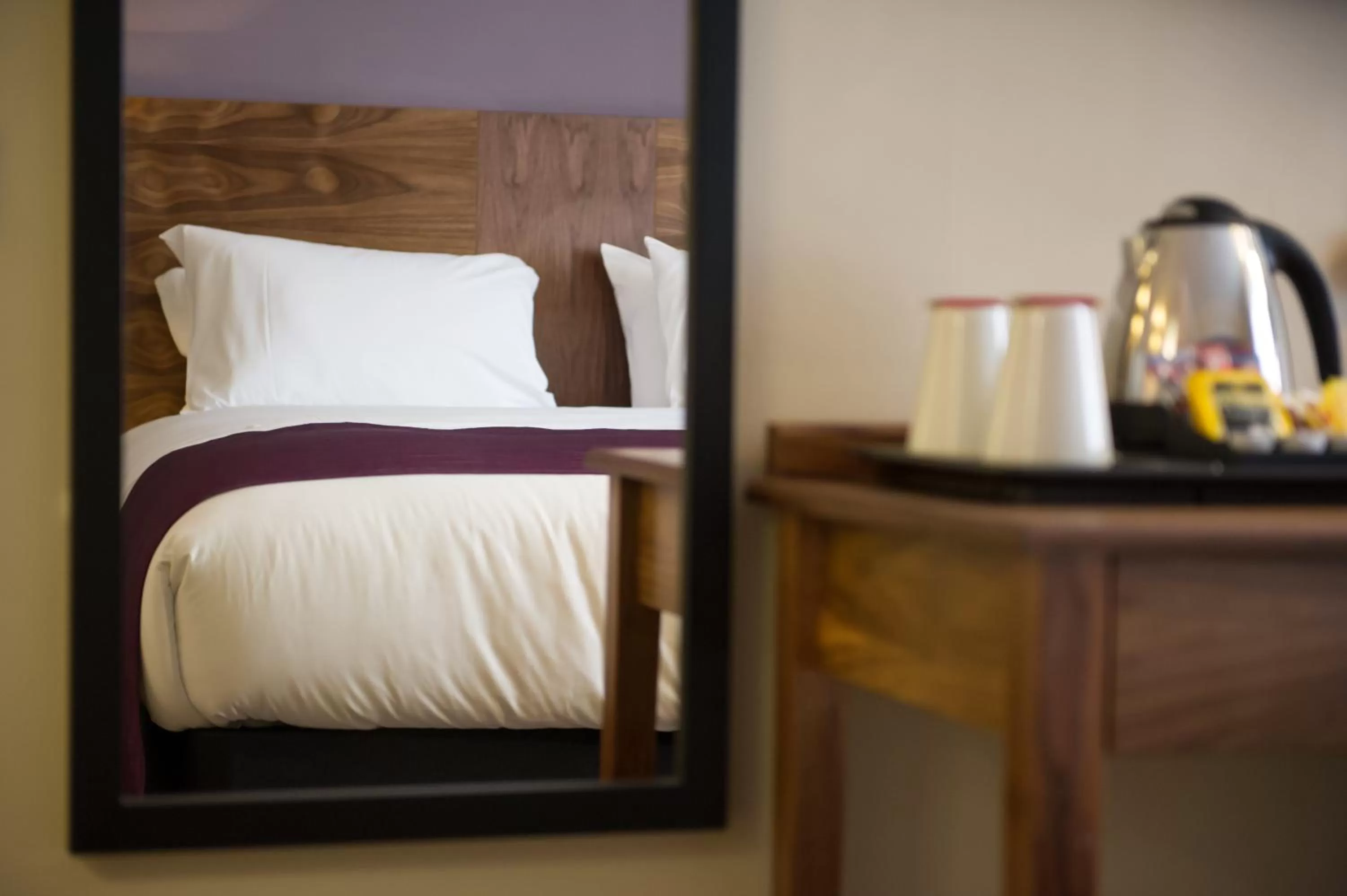 Coffee/tea facilities, Bed in Toby Carvery Exeter M5 J30 by Innkeeper's Collection