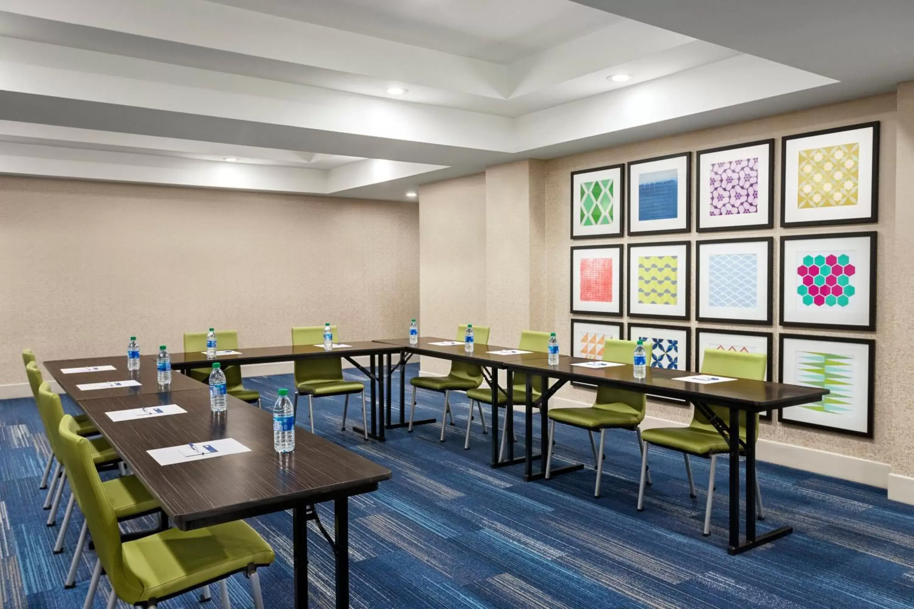 Meeting/conference room in Holiday Inn Express Hotel & Suites Durant, an IHG Hotel