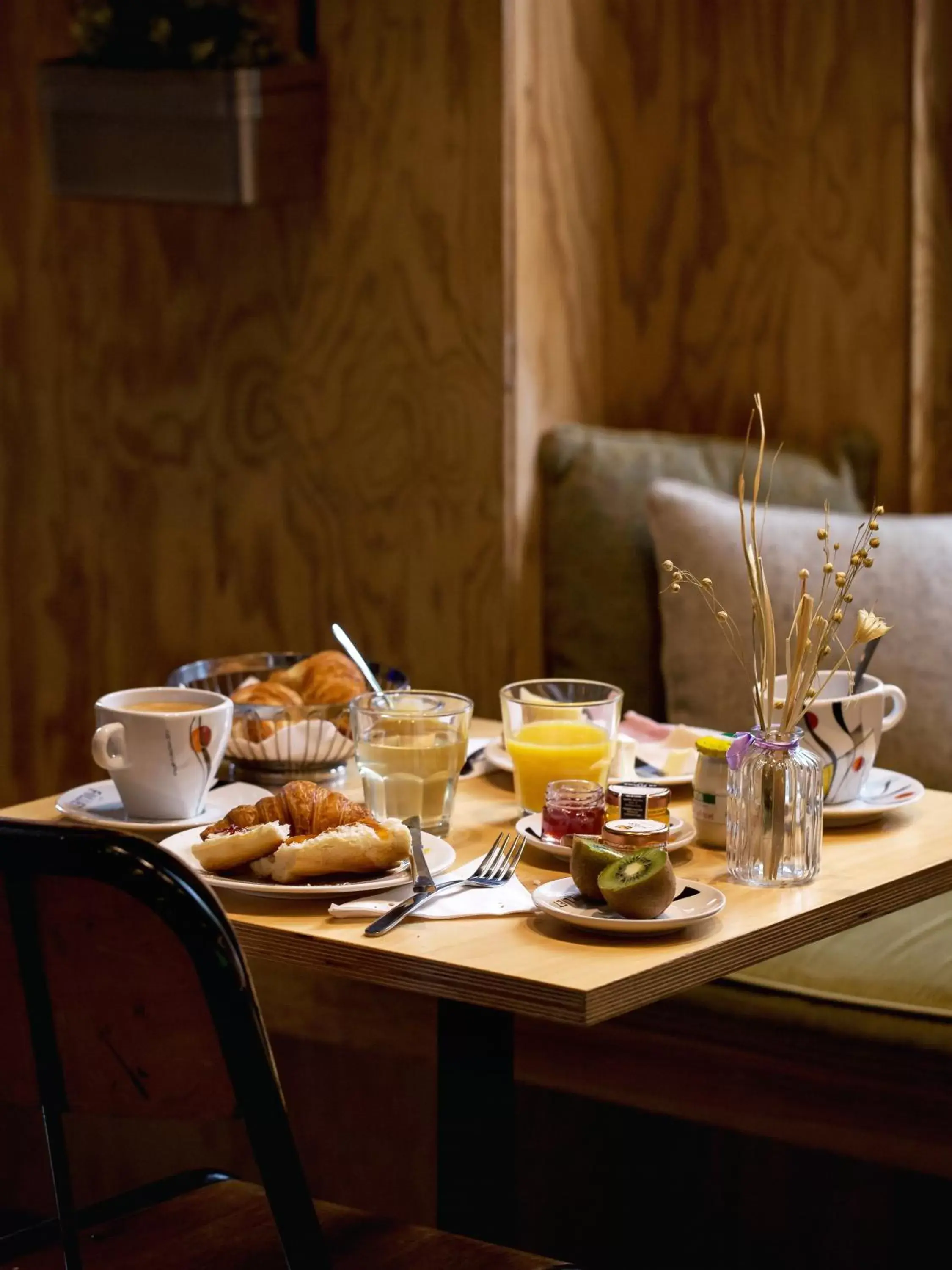 Continental breakfast in Hôtel Gaston