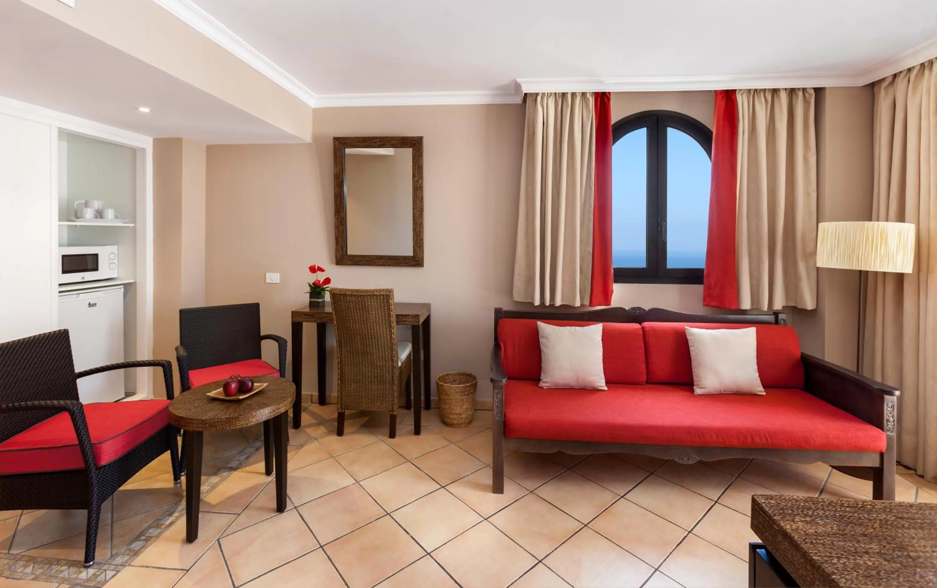 Photo of the whole room in Seaside Sandy Beach