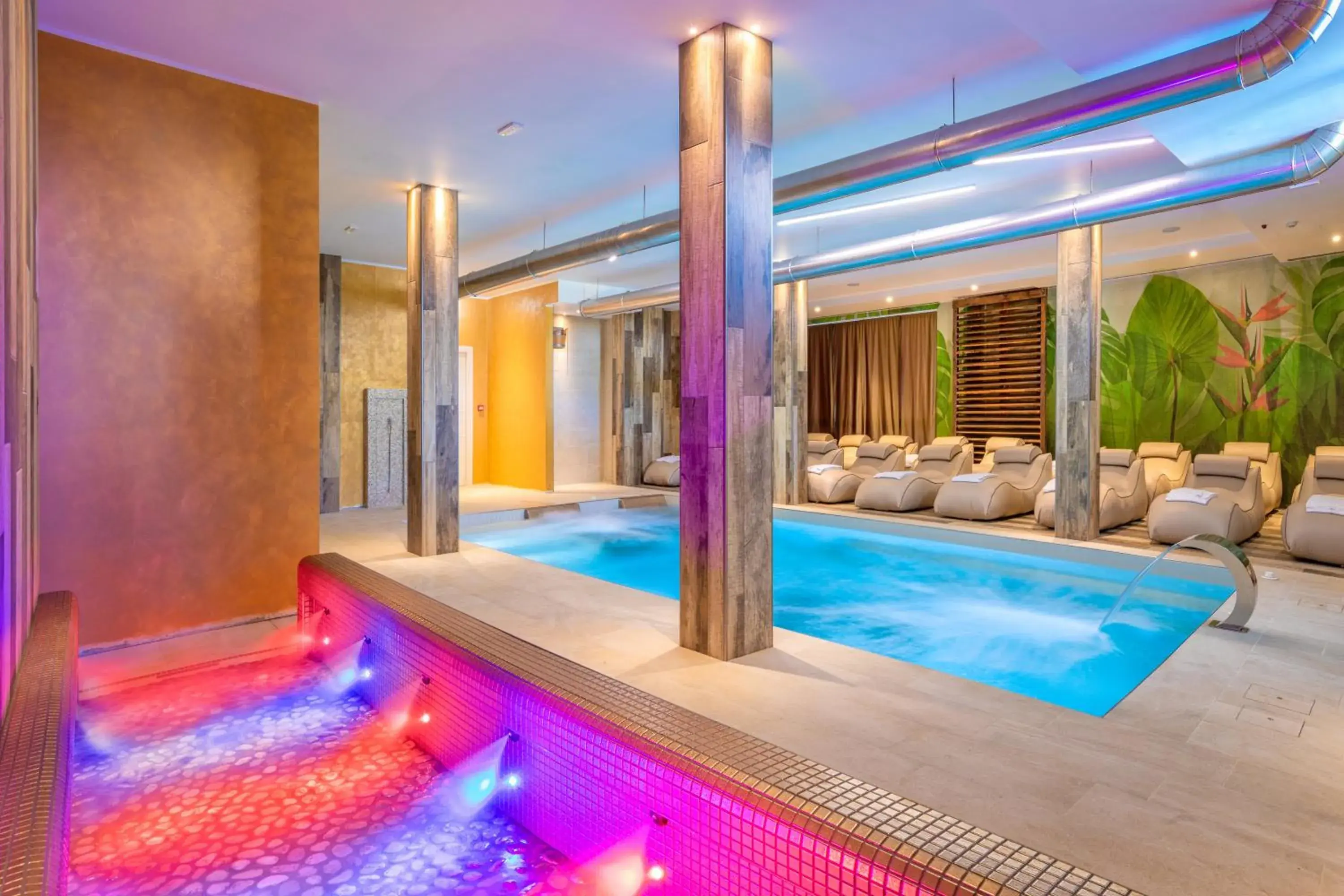 Sauna, Swimming Pool in Marina Palace Hotel 4 stelle S
