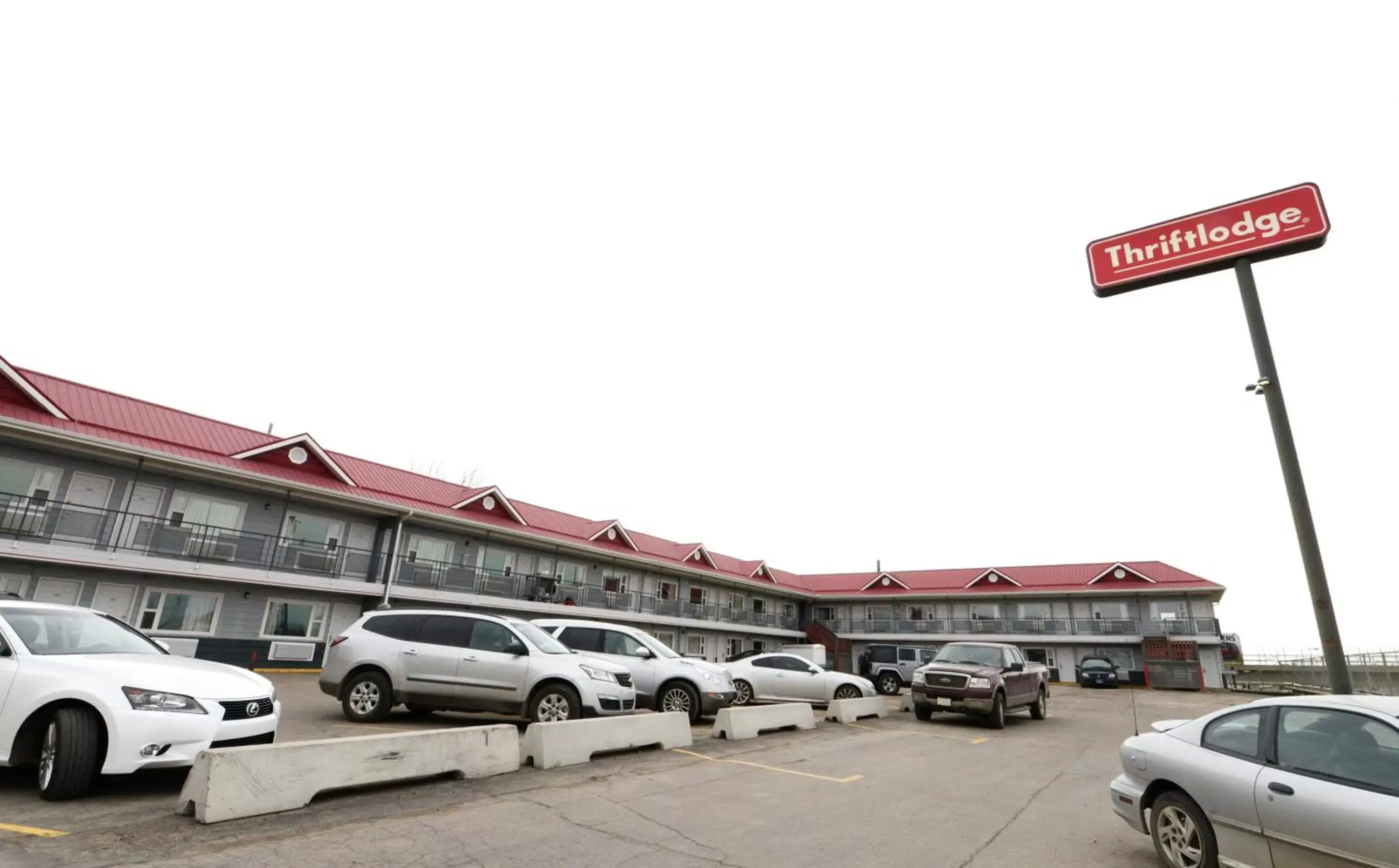 Property building in Thriftlodge Saskatoon Property building in Thriftlodge Saskatoon